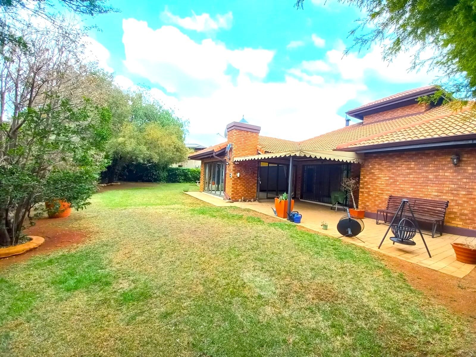 5 Bedroom Property for Sale in Sonneveld Gauteng