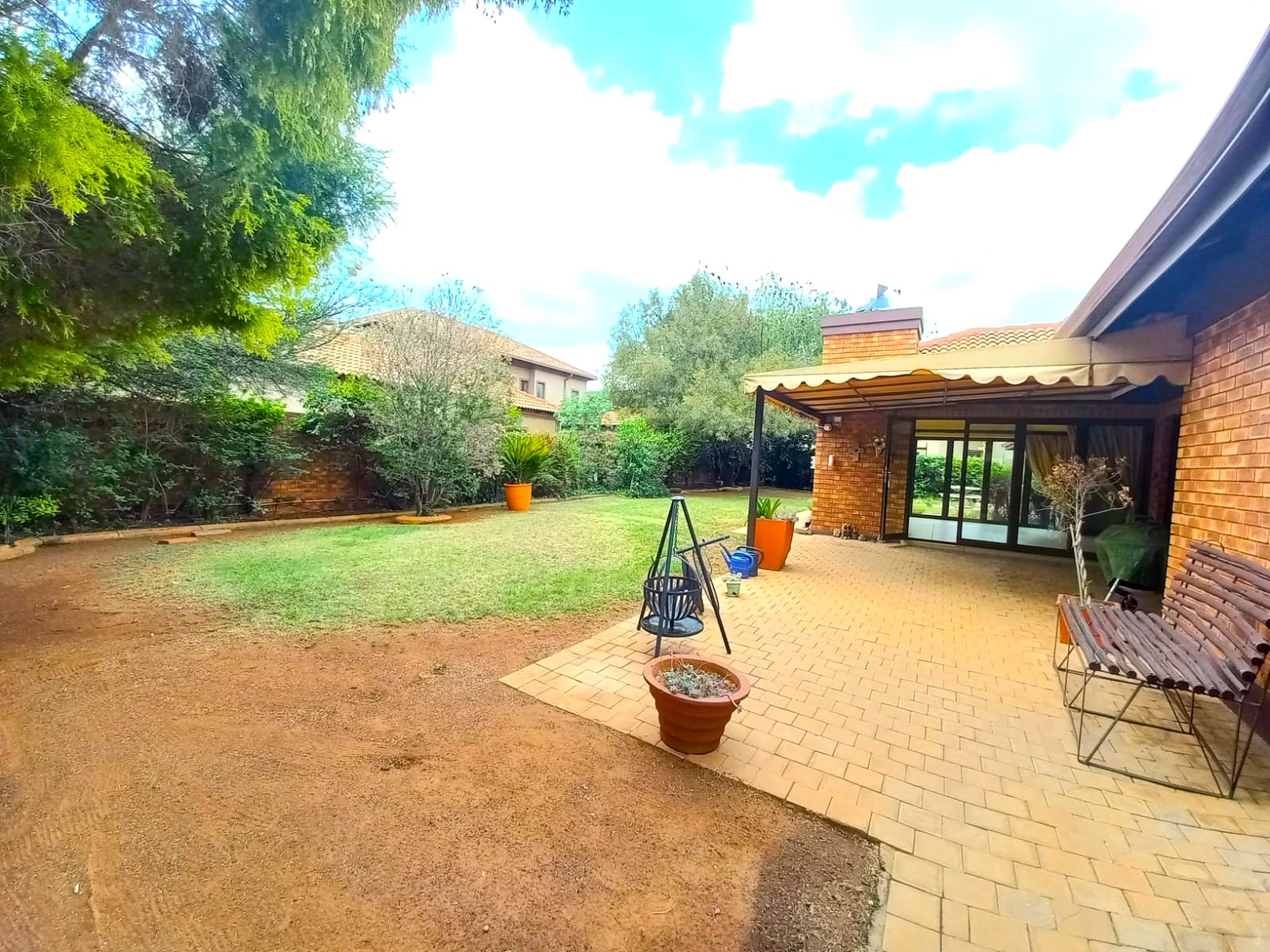 5 Bedroom Property for Sale in Sonneveld Gauteng