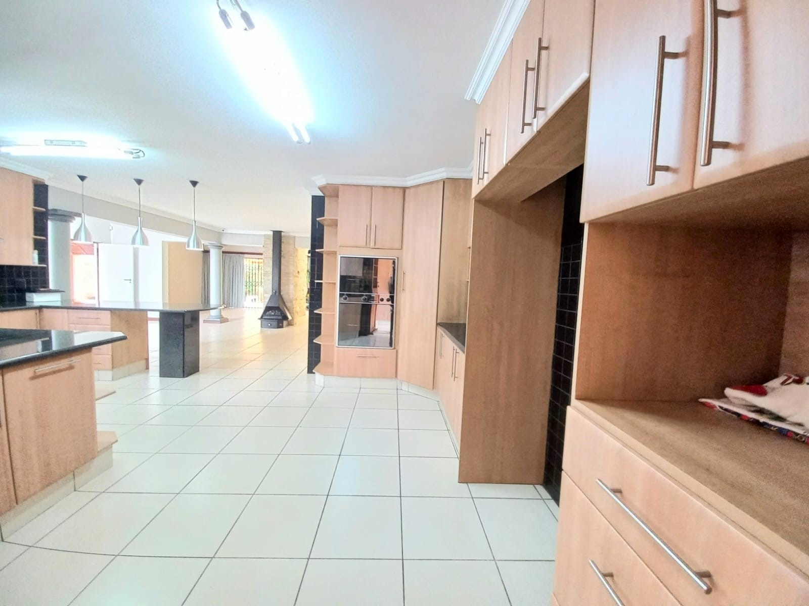 5 Bedroom Property for Sale in Sonneveld Gauteng