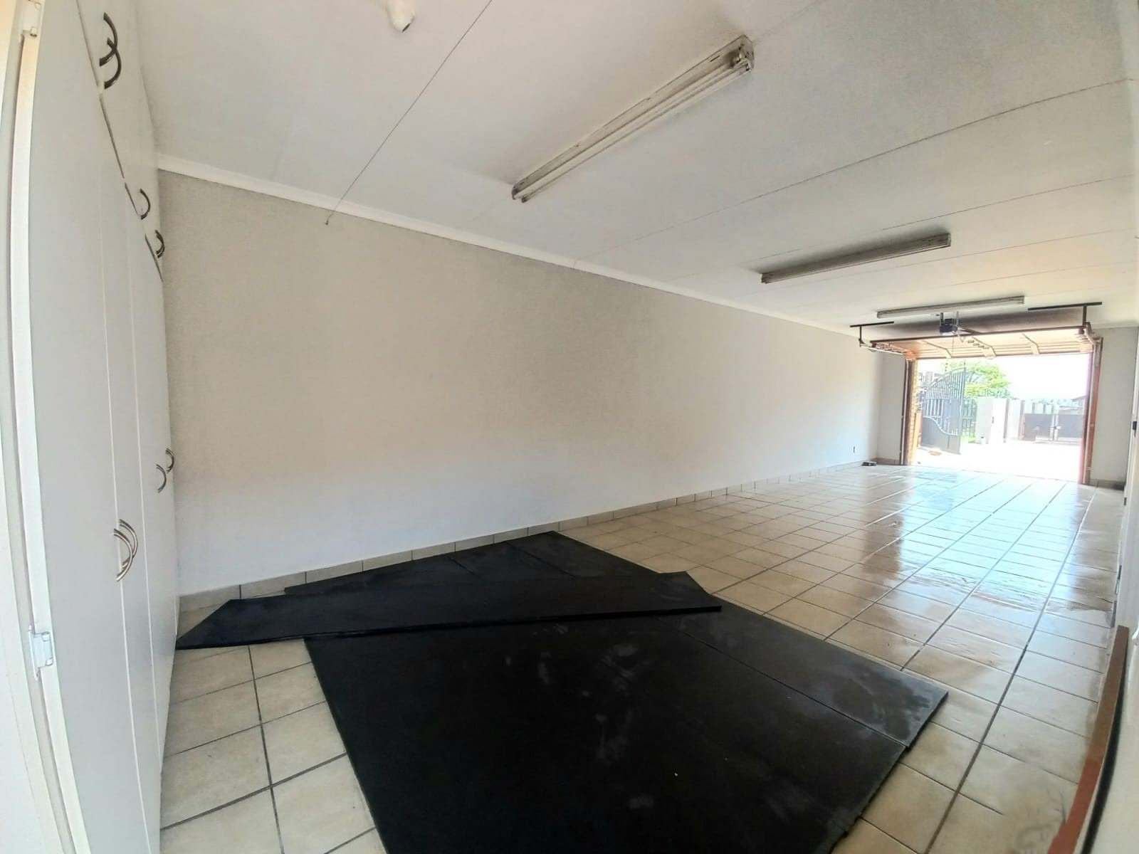 5 Bedroom Property for Sale in Sonneveld Gauteng