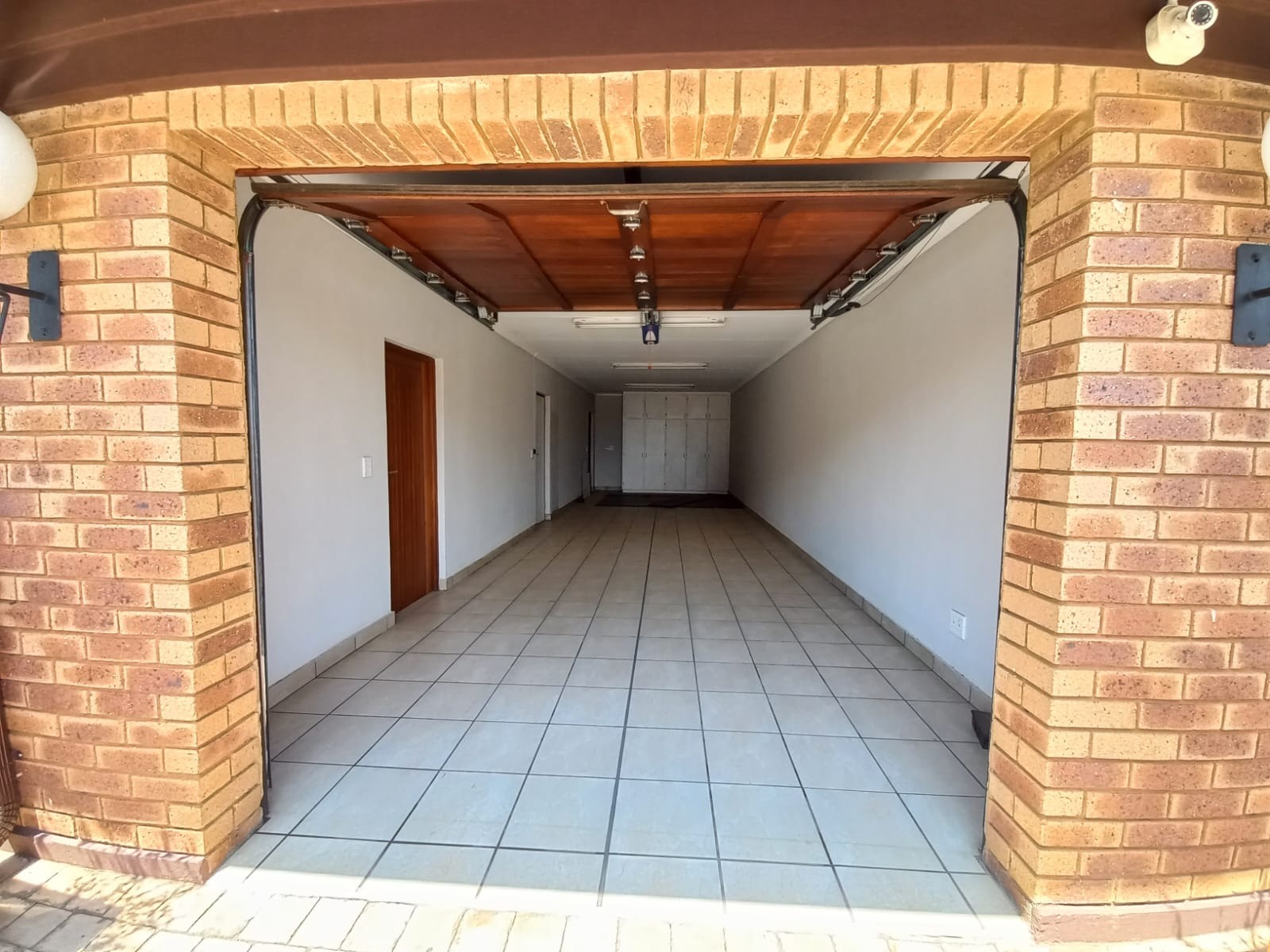 5 Bedroom Property for Sale in Sonneveld Gauteng