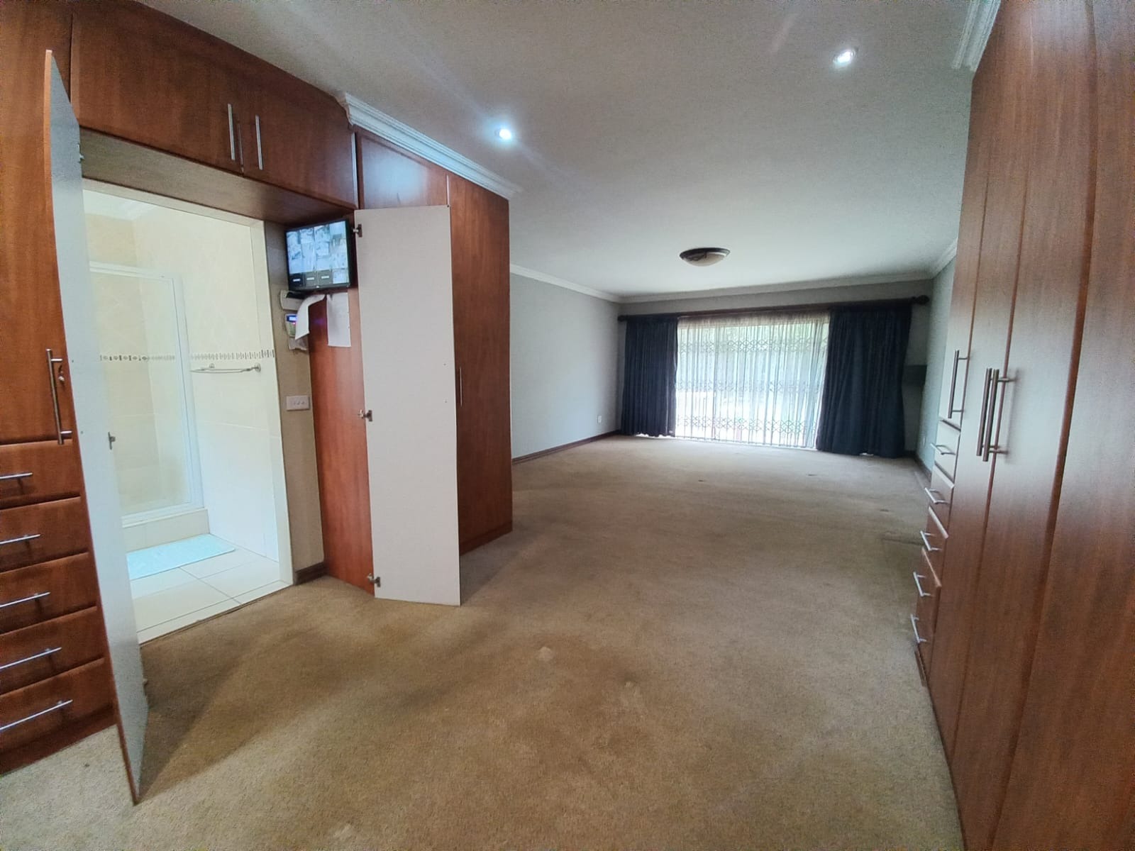 5 Bedroom Property for Sale in Sonneveld Gauteng