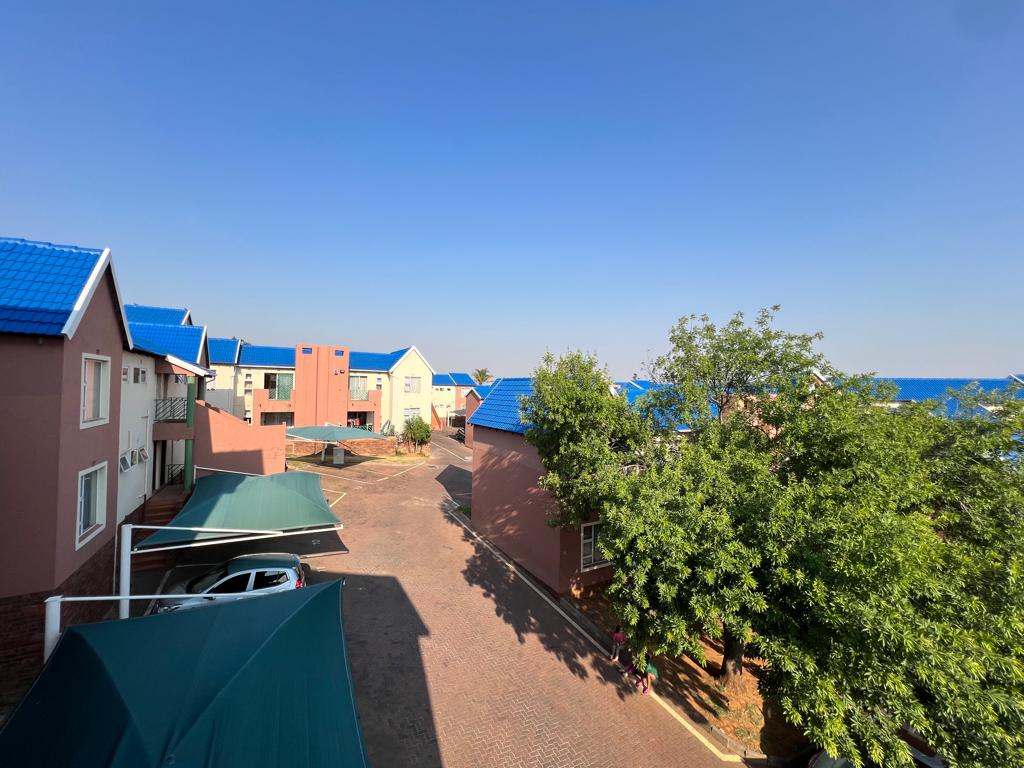 2 Bedroom Property for Sale in Booysens Reserve Gauteng