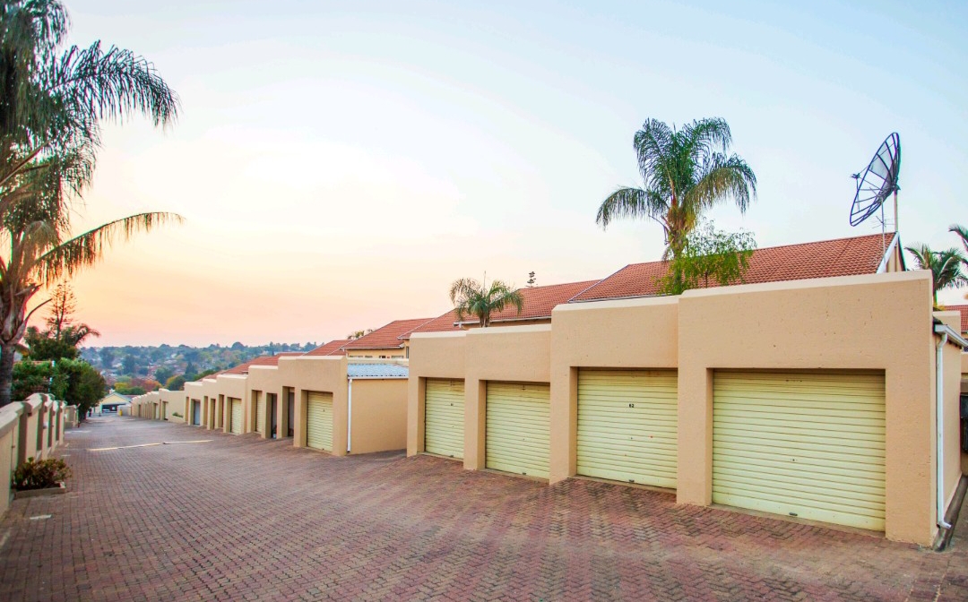 2 Bedroom Property for Sale in Vorna Valley Gauteng