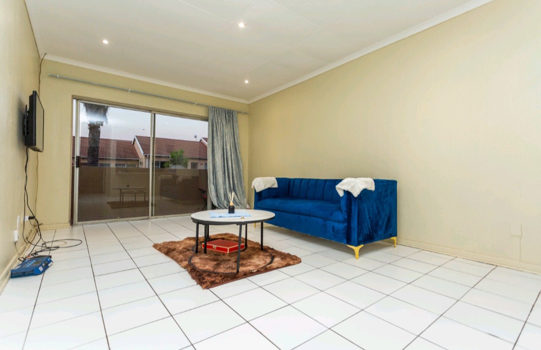 2 Bedroom Property for Sale in Vorna Valley Gauteng