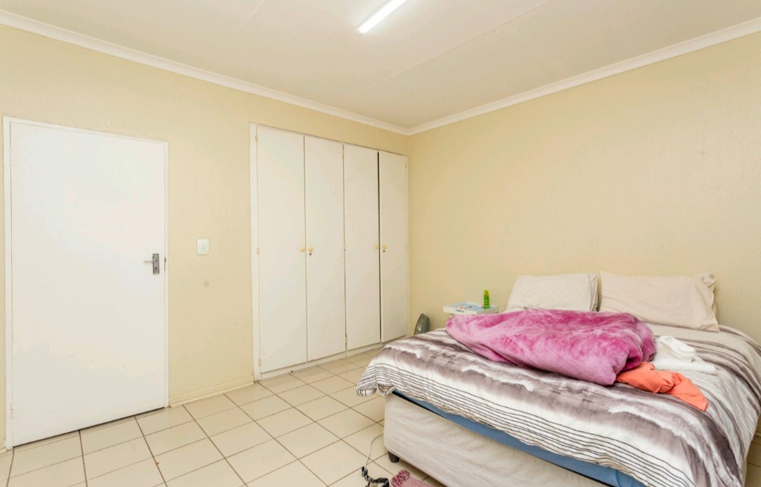 2 Bedroom Property for Sale in Vorna Valley Gauteng