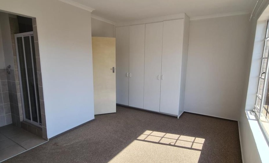 2 Bedroom Property for Sale in Noordwyk Gauteng