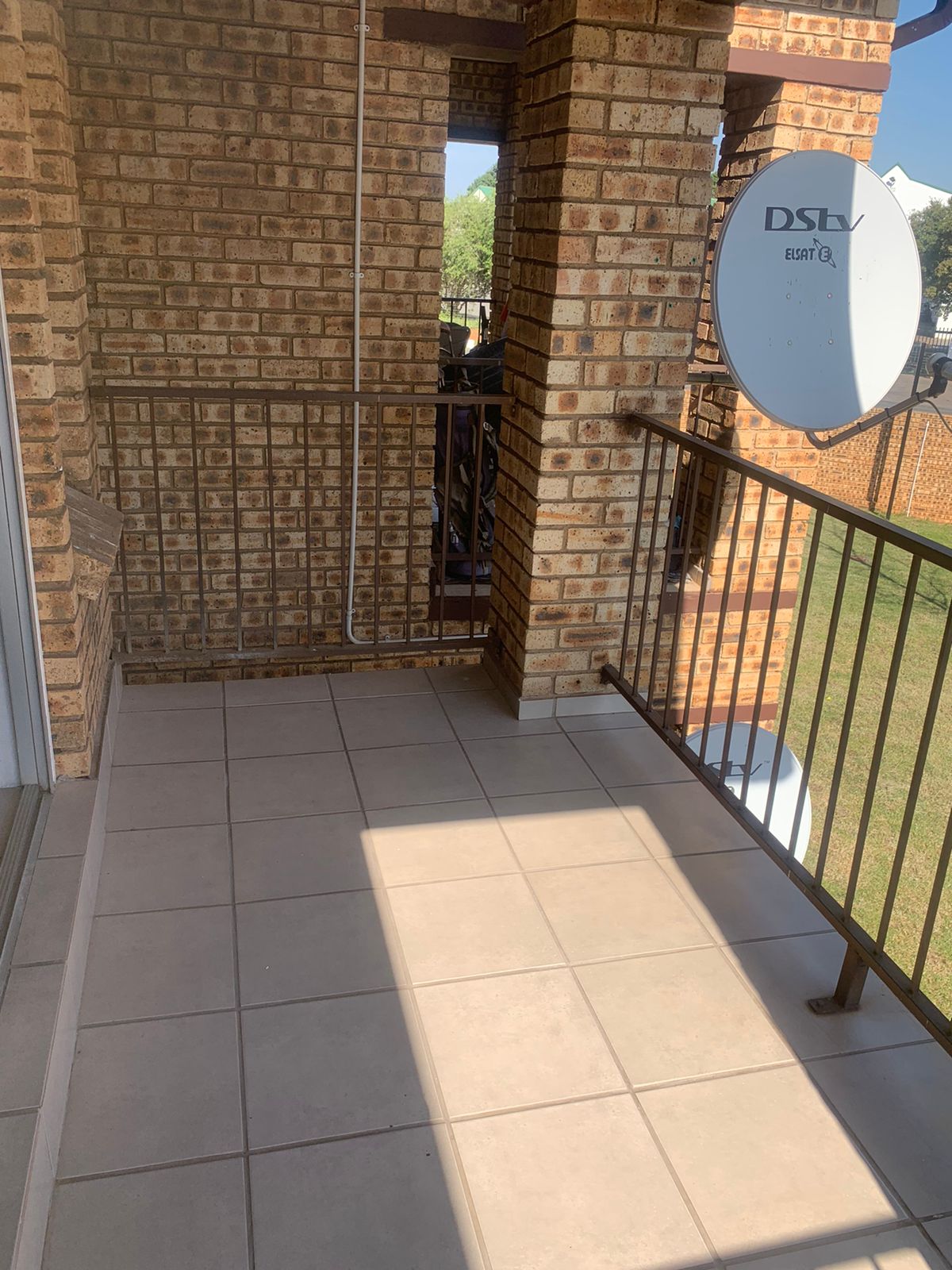 2 Bedroom Property for Sale in Noordwyk Gauteng