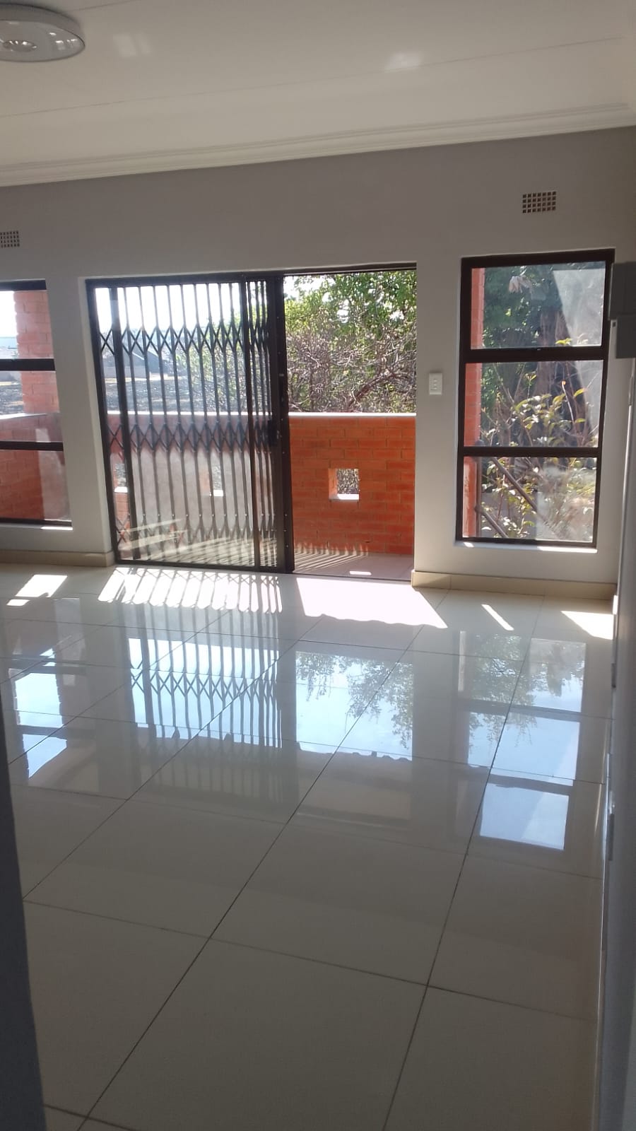 To Let 2 Bedroom Property for Rent in Croydon Gauteng