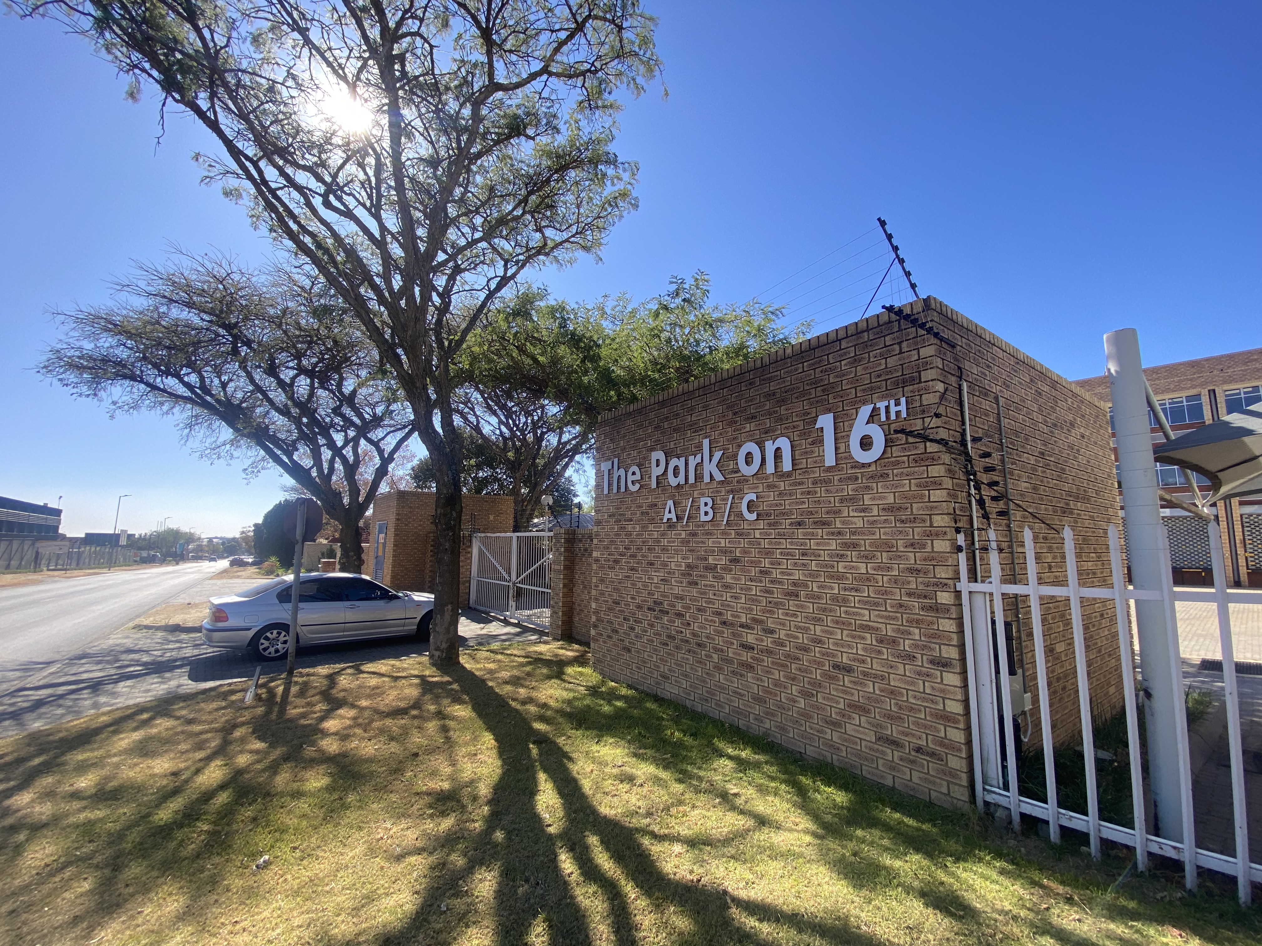 To Let commercial Property for Rent in Randjespark Gauteng