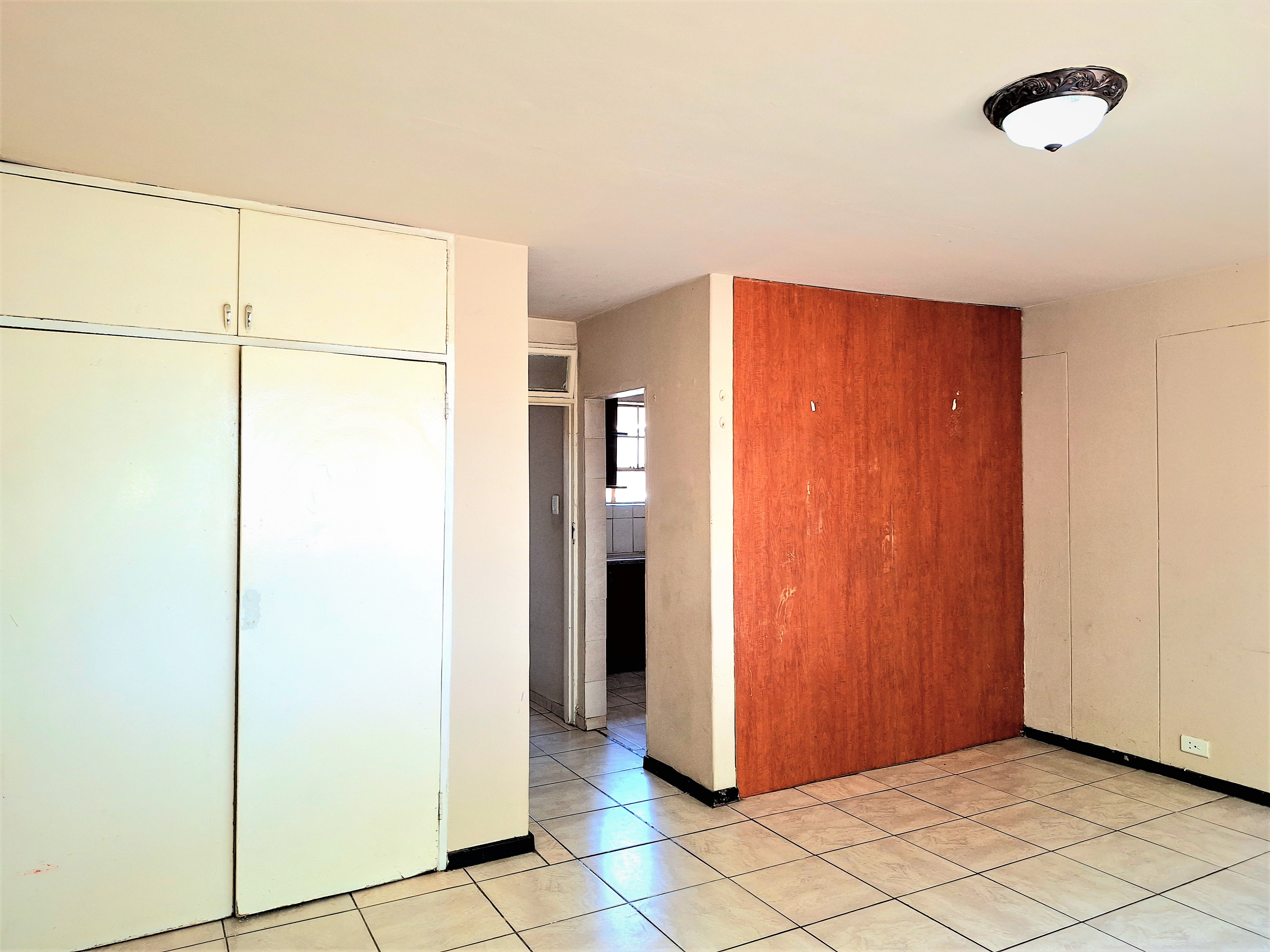 1 Bedroom Property for Sale in Paarlshoop Gauteng