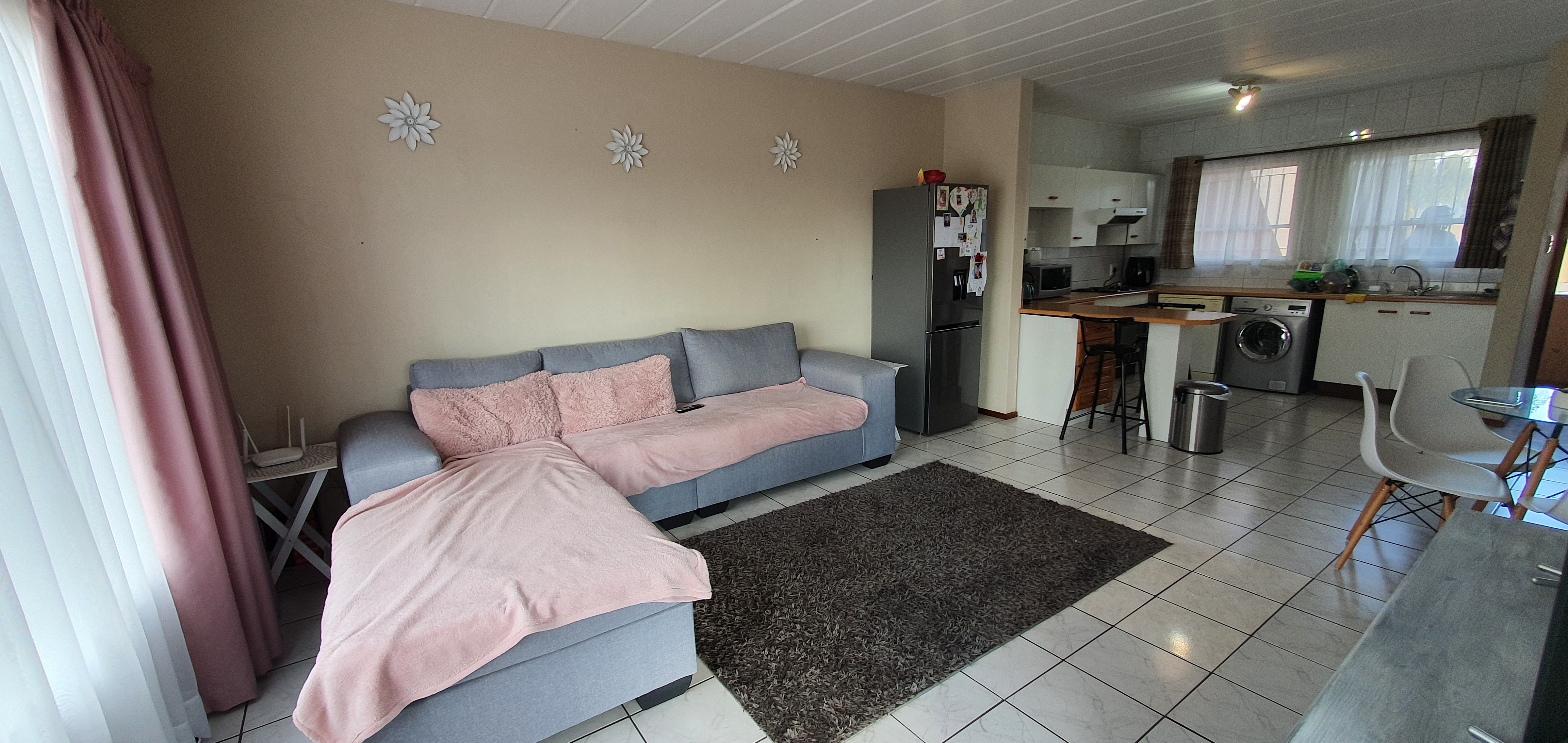 To Let 2 Bedroom Property for Rent in Randhart Gauteng