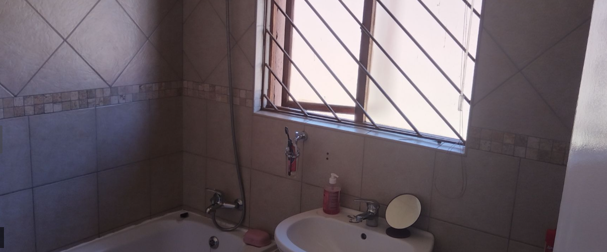 2 Bedroom Property for Sale in Winchester Hills Gauteng