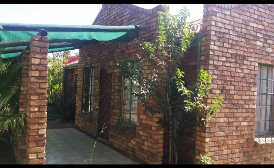 2 Bedroom Property for Sale in Theresa Park Gauteng