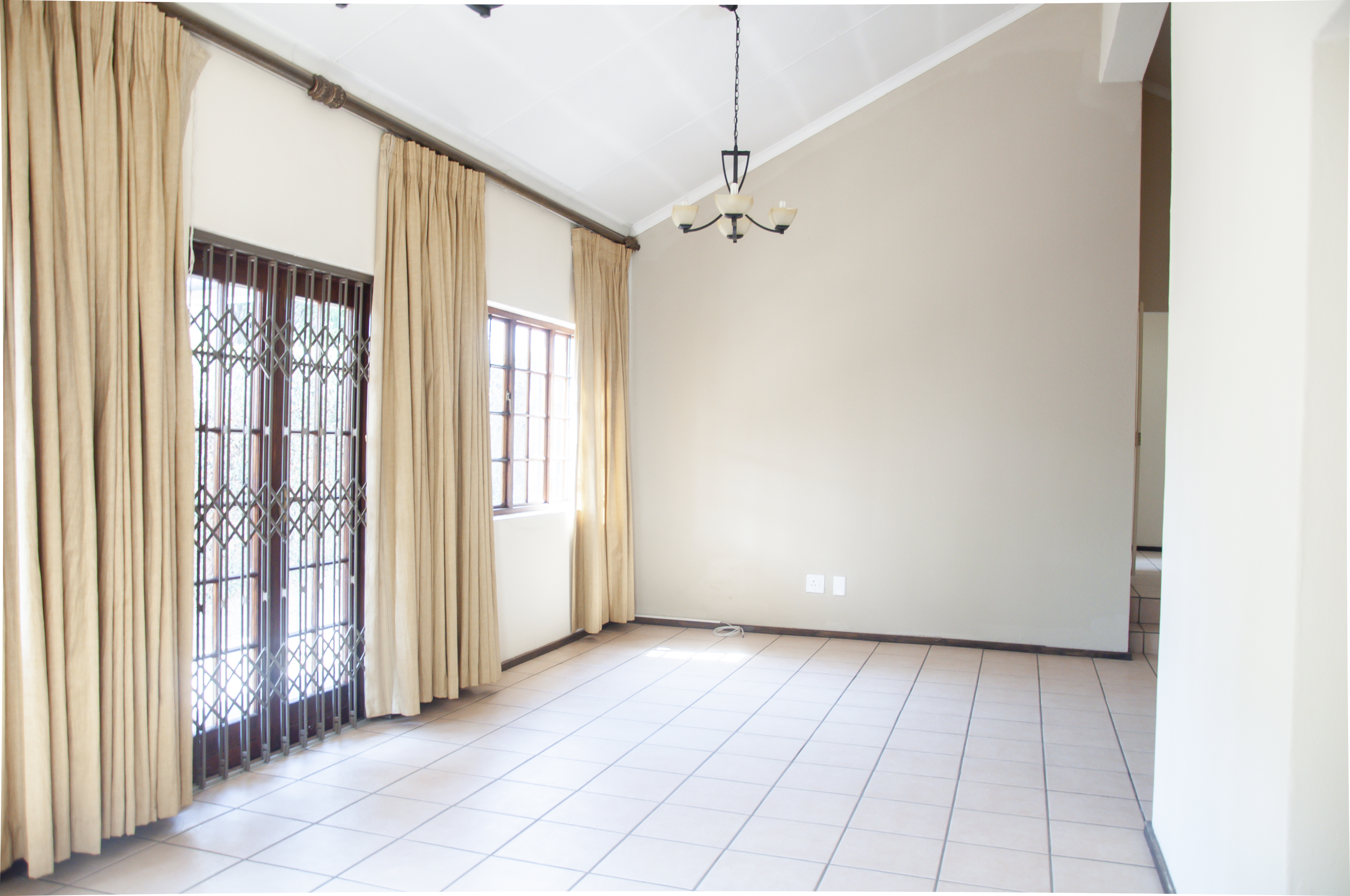 3 Bedroom Property for Sale in Halfway Gardens Gauteng