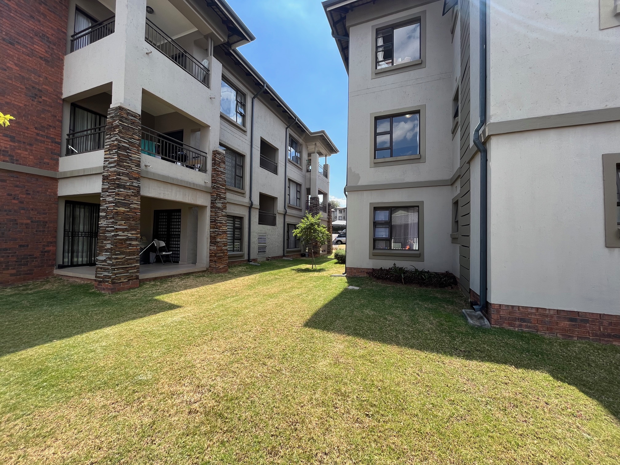 To Let 2 Bedroom Property for Rent in Victory Park Gauteng