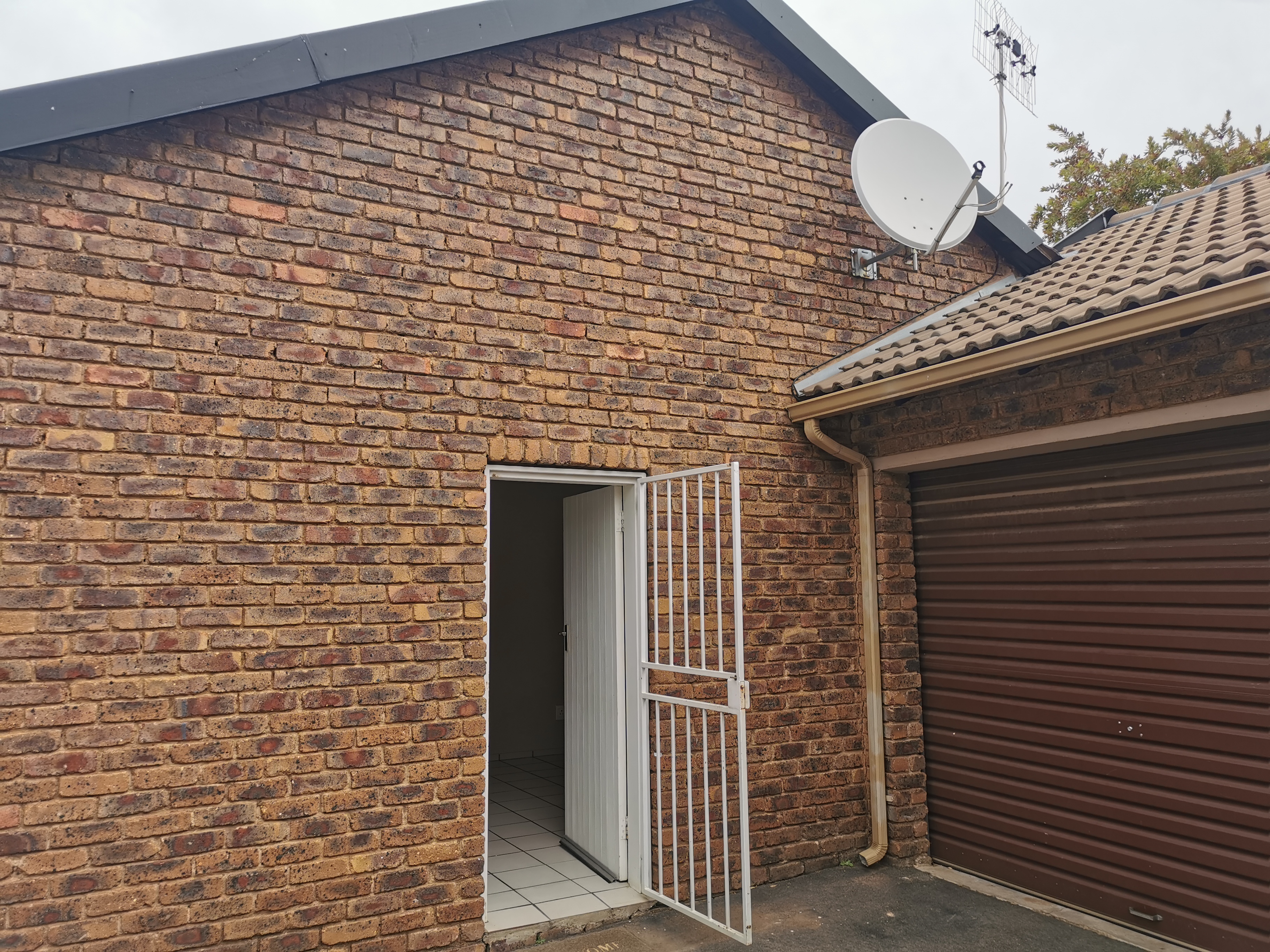 To Let 3 Bedroom Property for Rent in Honeydew Ridge Gauteng