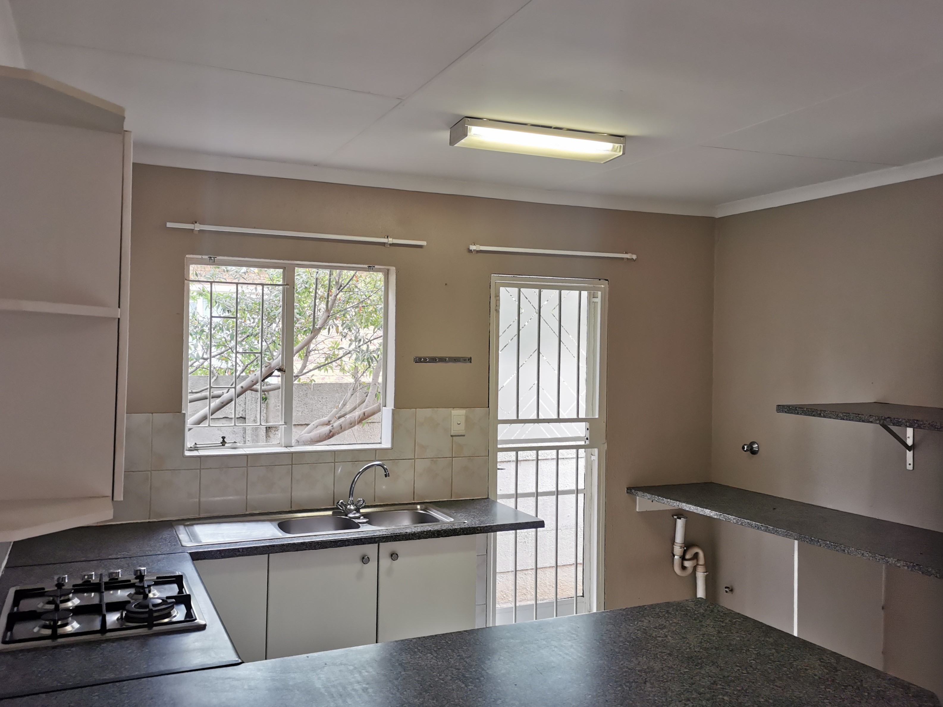 To Let 3 Bedroom Property for Rent in Honeydew Ridge Gauteng