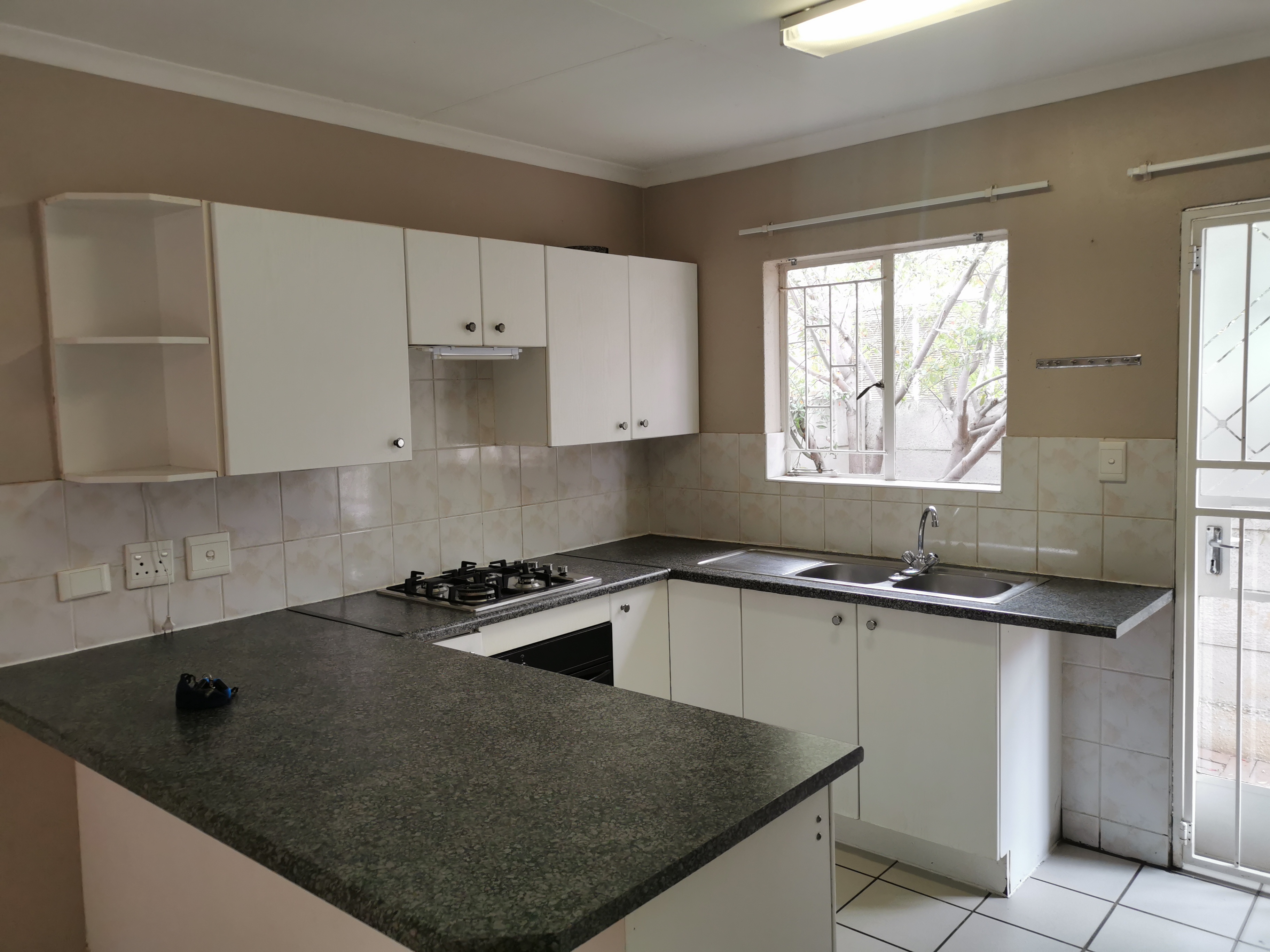 To Let 3 Bedroom Property for Rent in Honeydew Ridge Gauteng