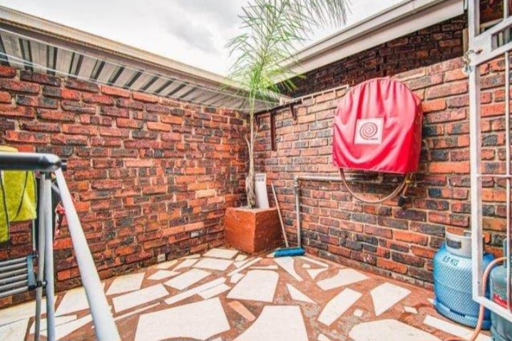 2 Bedroom Property for Sale in Birchleigh Gauteng