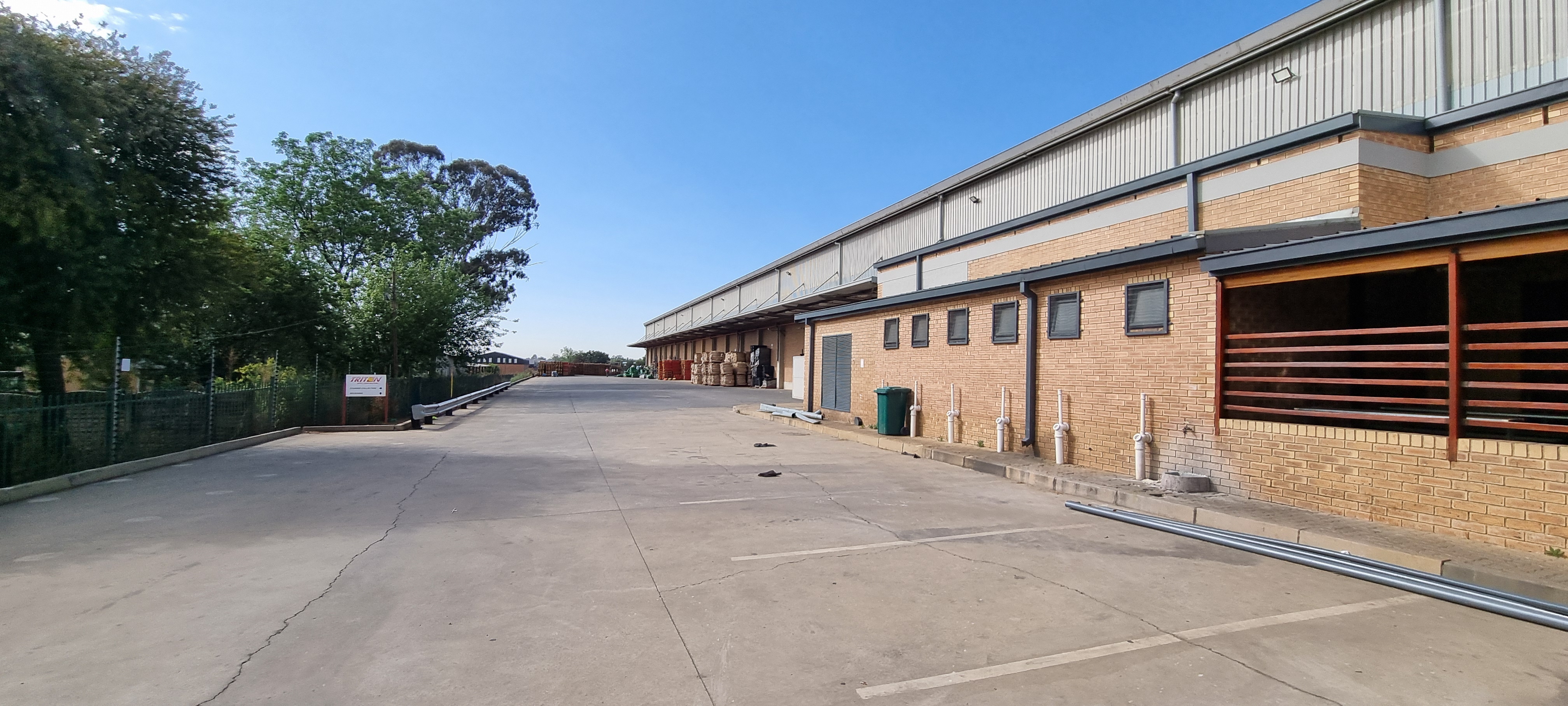 To Let commercial Property for Rent in Pomona AH Gauteng