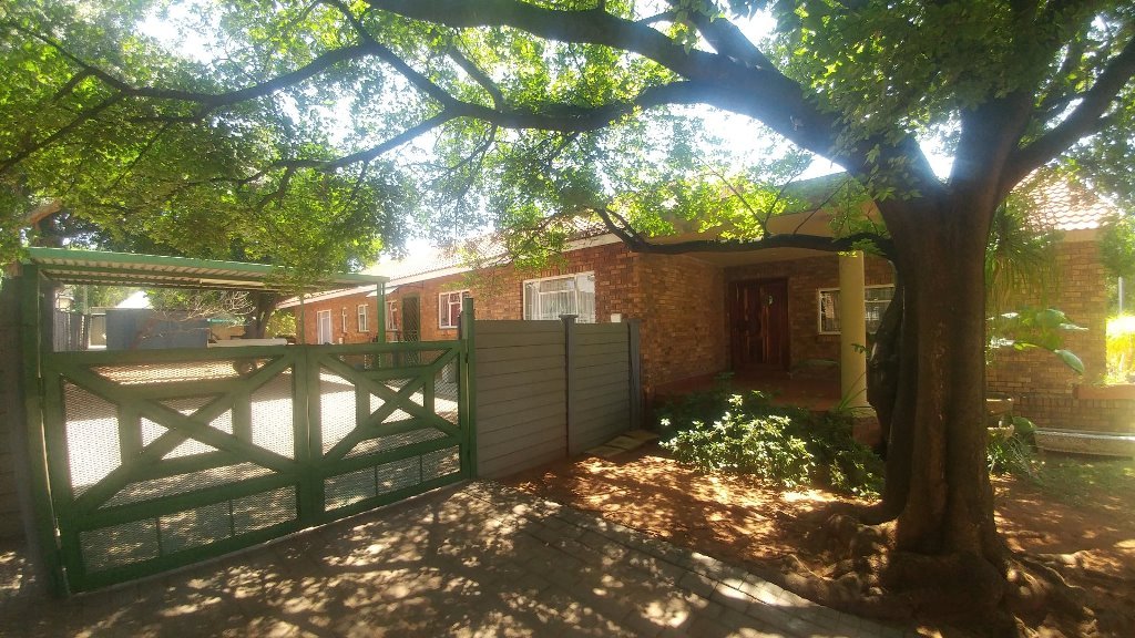 4 Bedroom Property for Sale in Ninapark Gauteng