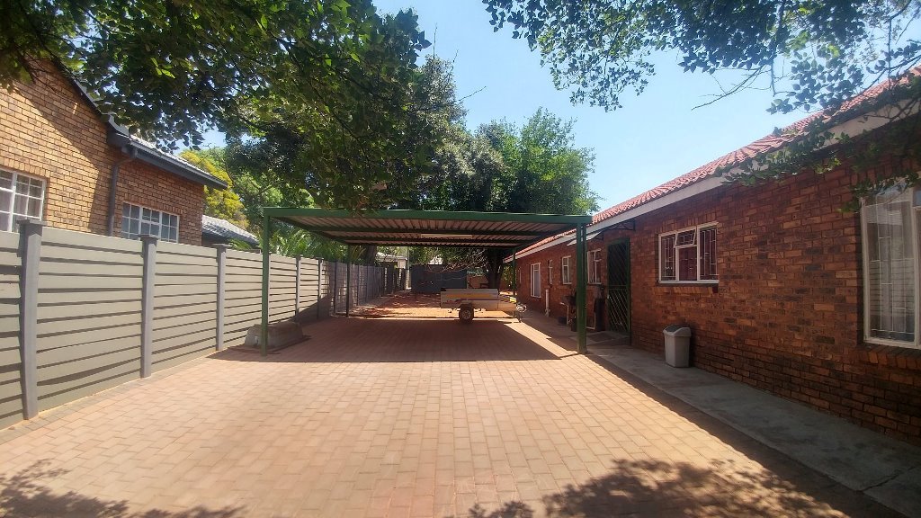 4 Bedroom Property for Sale in Ninapark Gauteng