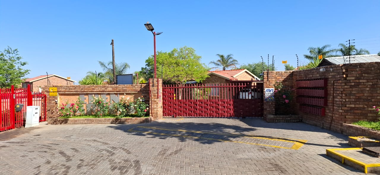 To Let 2 Bedroom Property for Rent in Rooihuiskraal Gauteng