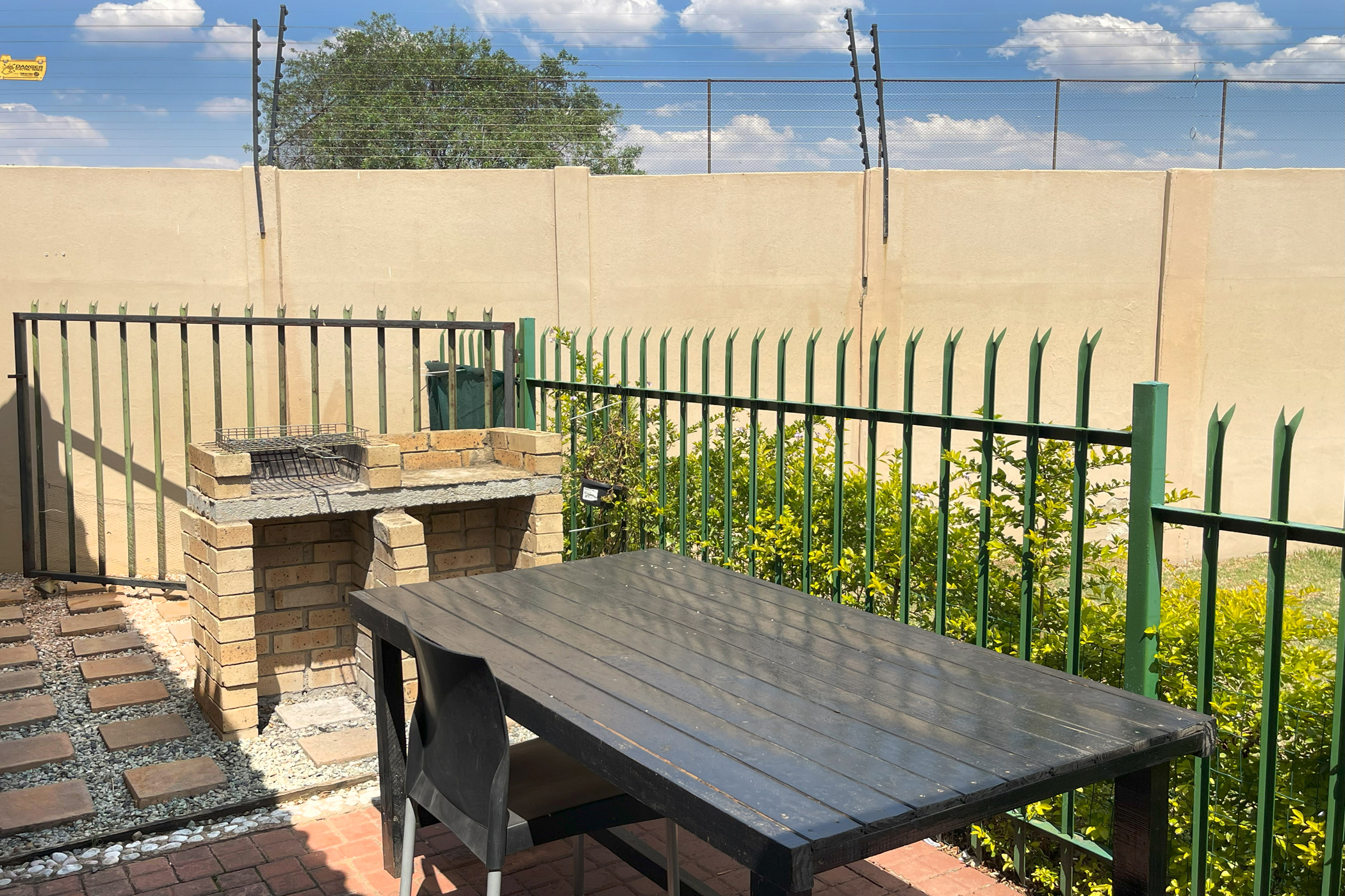 2 Bedroom Property for Sale in Noordwyk Gauteng