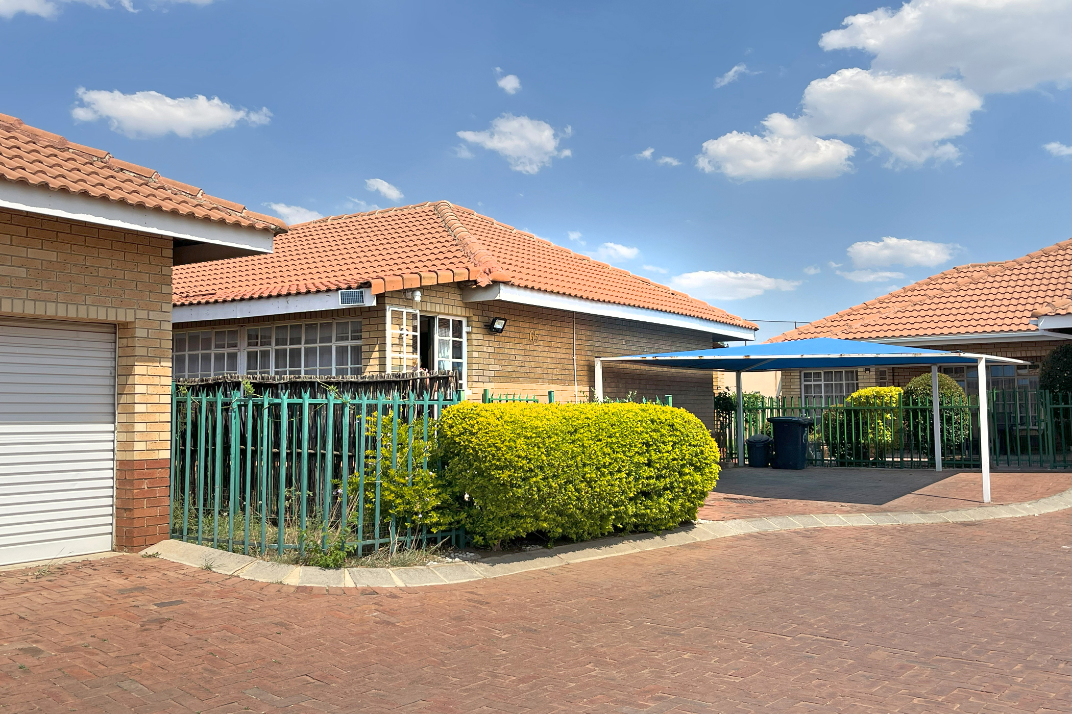 2 Bedroom Property for Sale in Noordwyk Gauteng