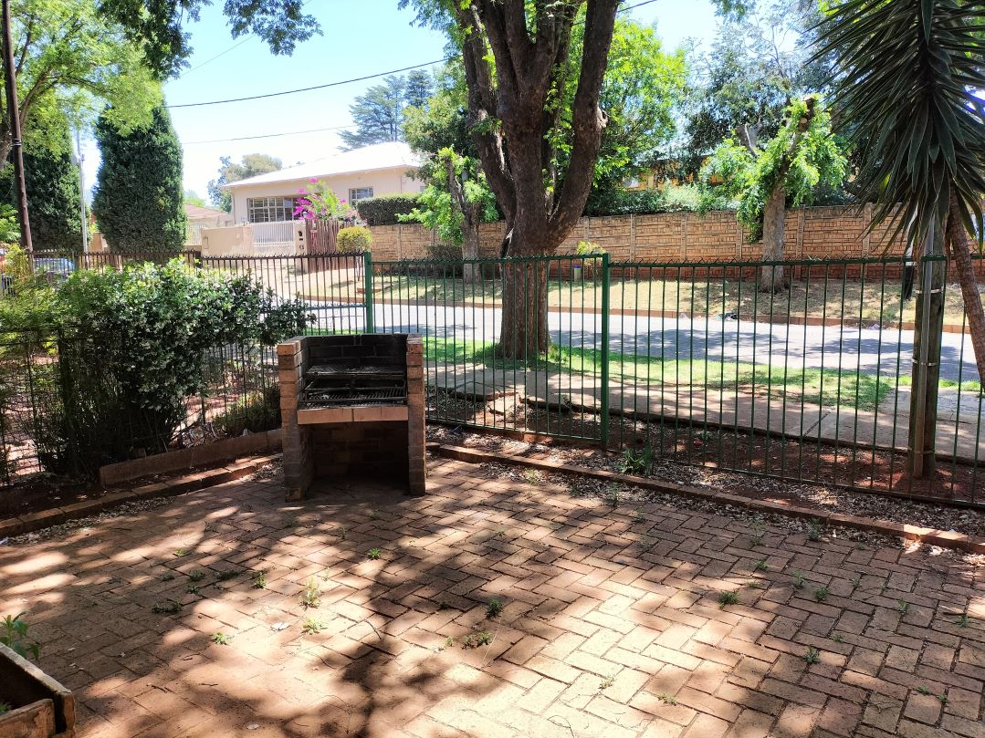 2 Bedroom Property for Sale in Discovery Gauteng