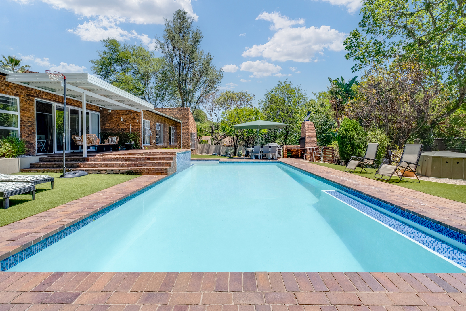 4 Bedroom Property for Sale in Sunninghill Gauteng