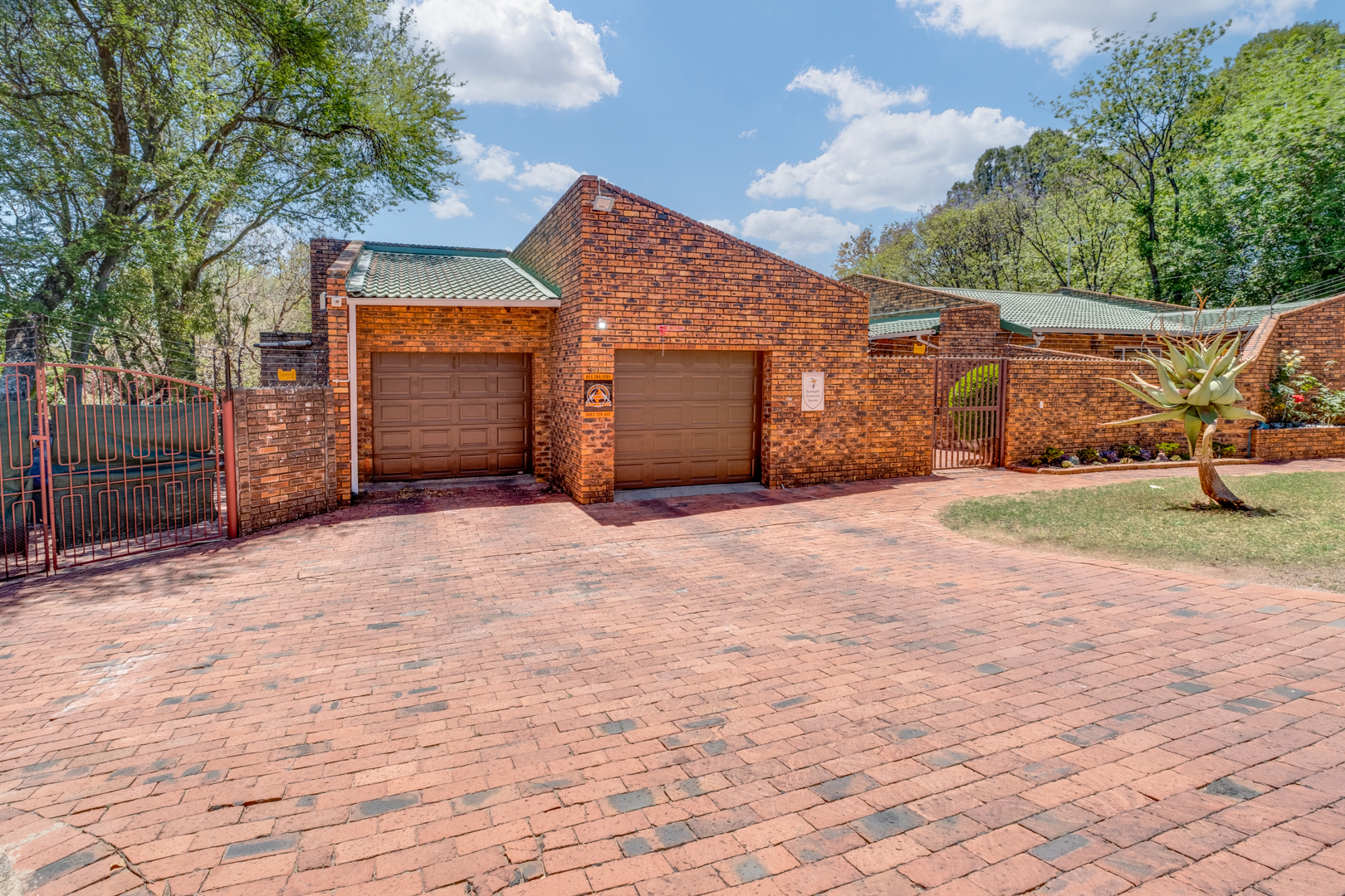 4 Bedroom Property for Sale in Sunninghill Gauteng