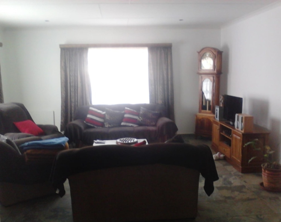 3 Bedroom Property for Sale in Mantevrede Gauteng