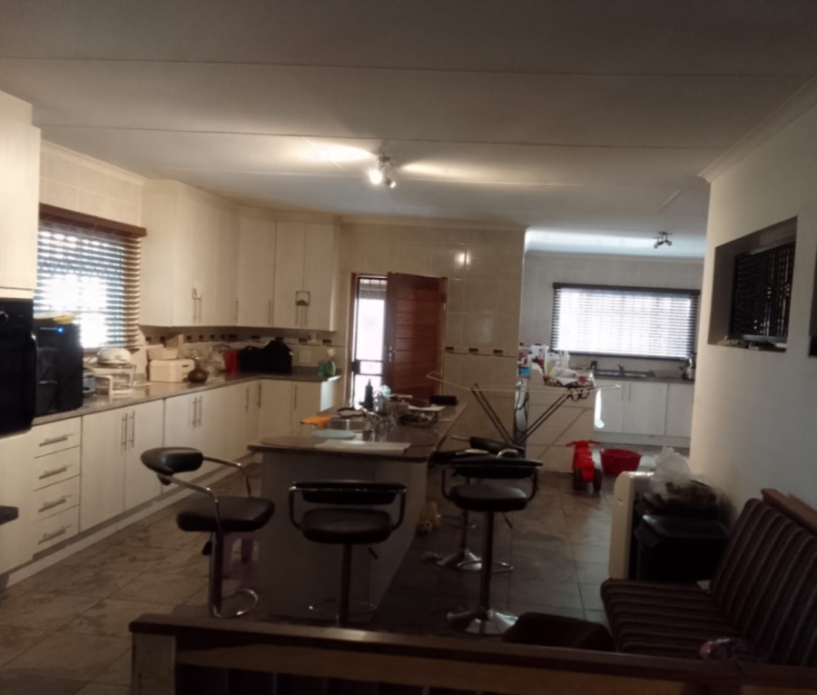 3 Bedroom Property for Sale in Mantevrede Gauteng