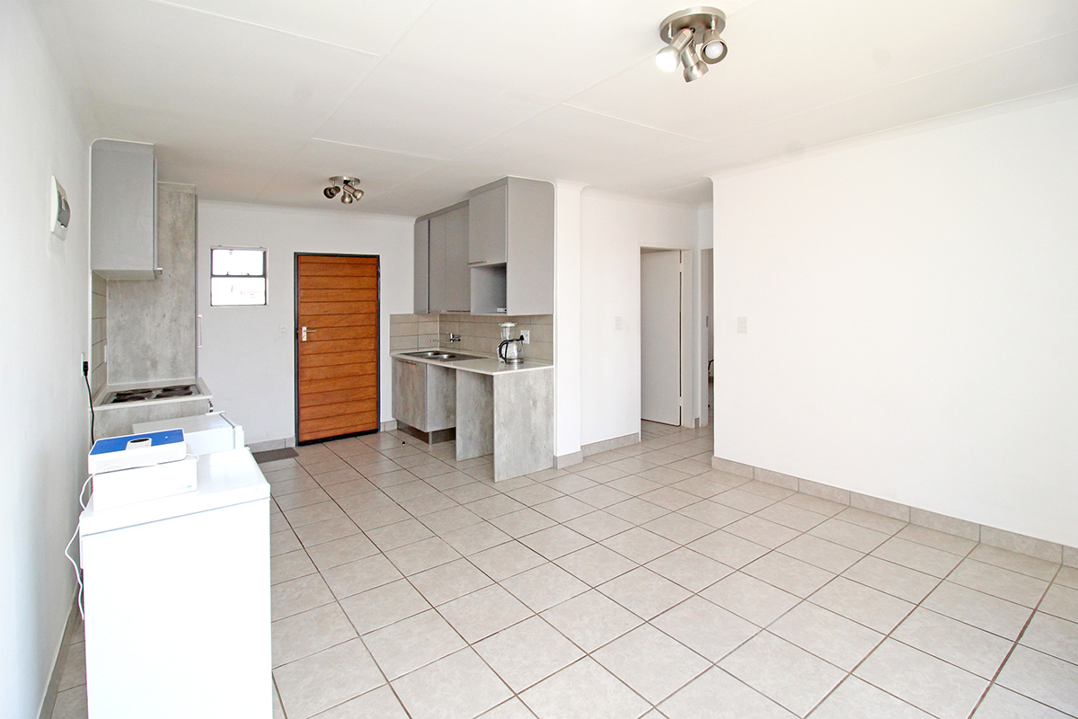 2 Bedroom Property for Sale in Monavoni Gauteng