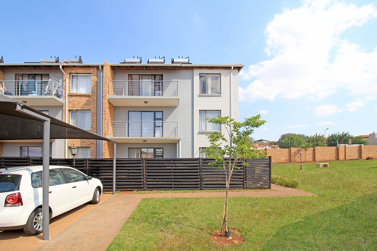 2 Bedroom Property for Sale in Monavoni Gauteng