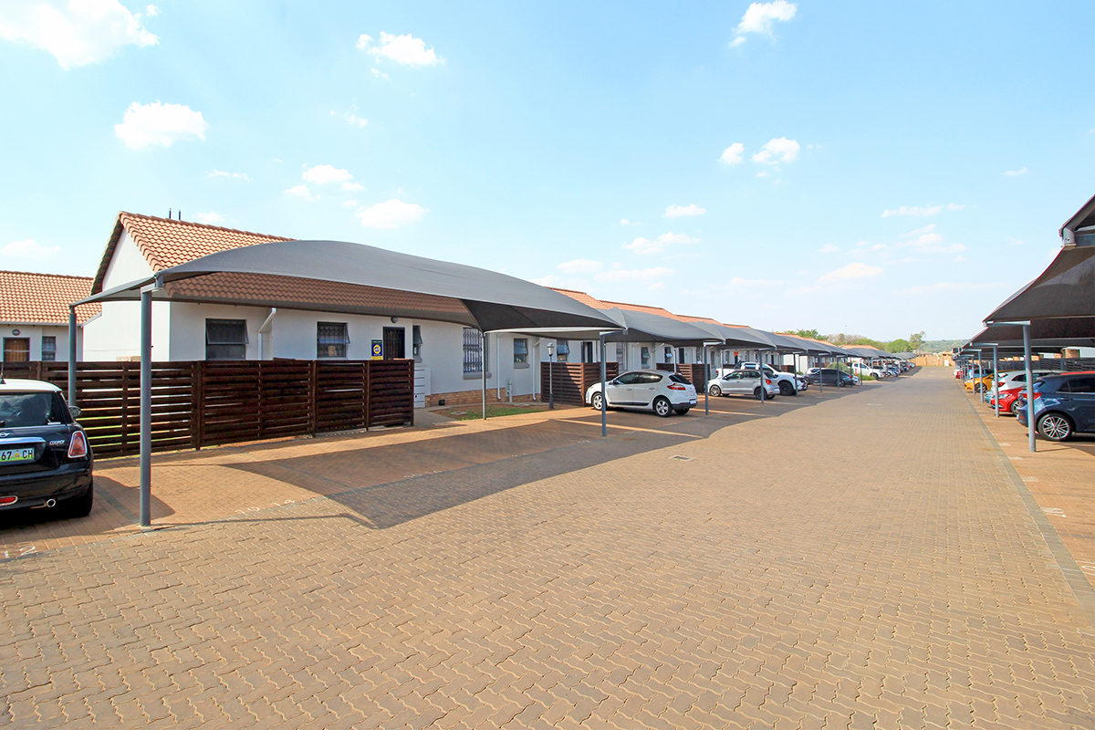 2 Bedroom Property for Sale in Monavoni Gauteng