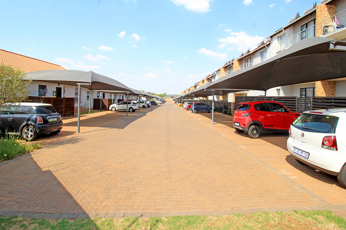 2 Bedroom Property for Sale in Monavoni Gauteng