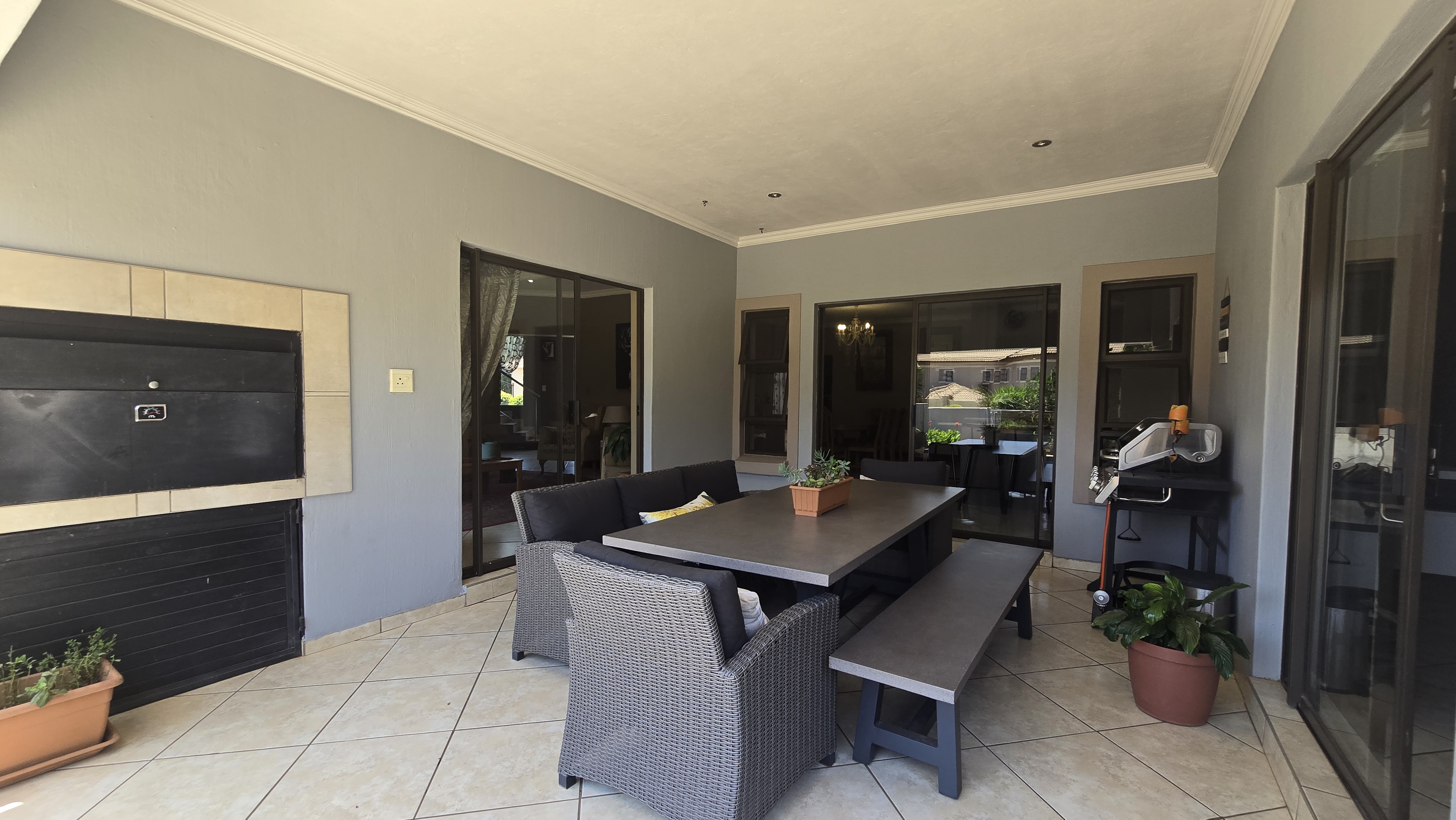 6 Bedroom Property for Sale in The Wilds Gauteng