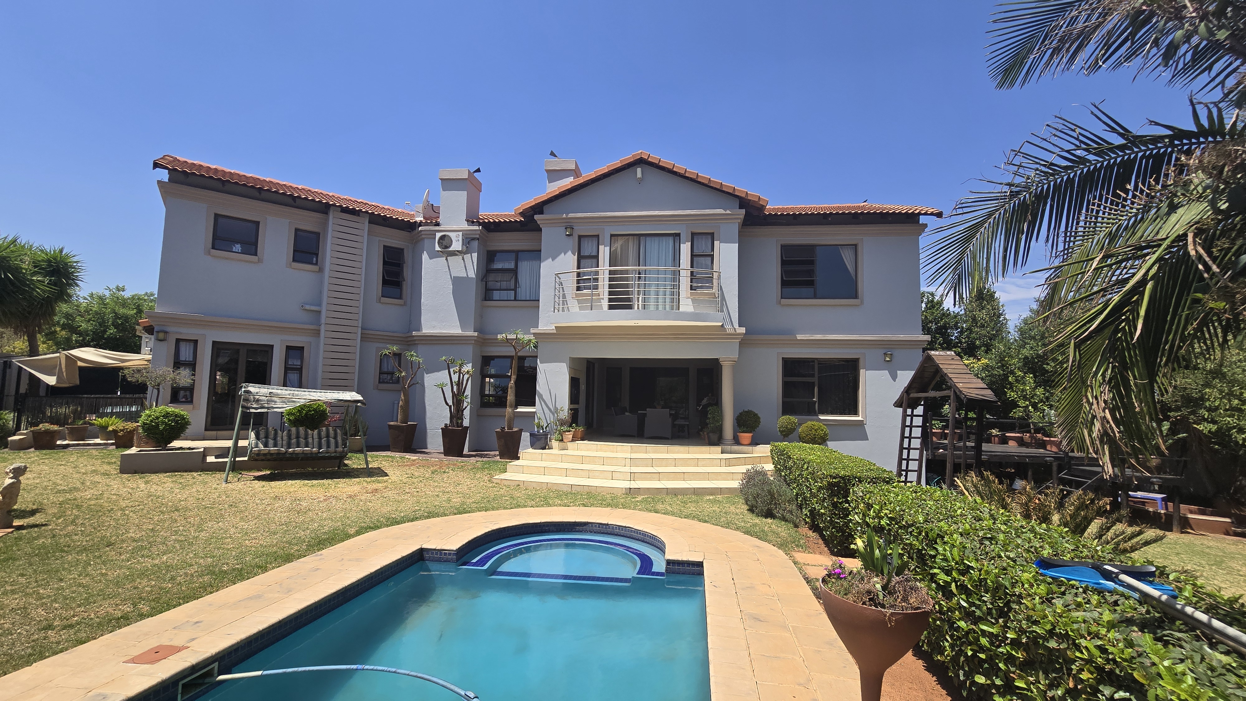 6 Bedroom Property for Sale in The Wilds Gauteng