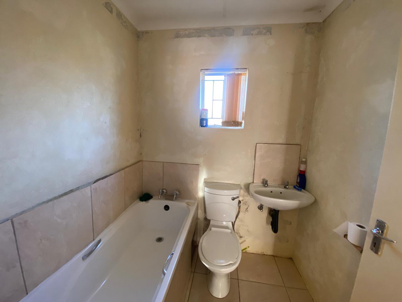 2 Bedroom Property for Sale in Golden Gardens Gauteng