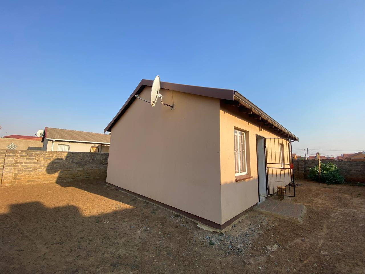 2 Bedroom Property for Sale in Golden Gardens Gauteng