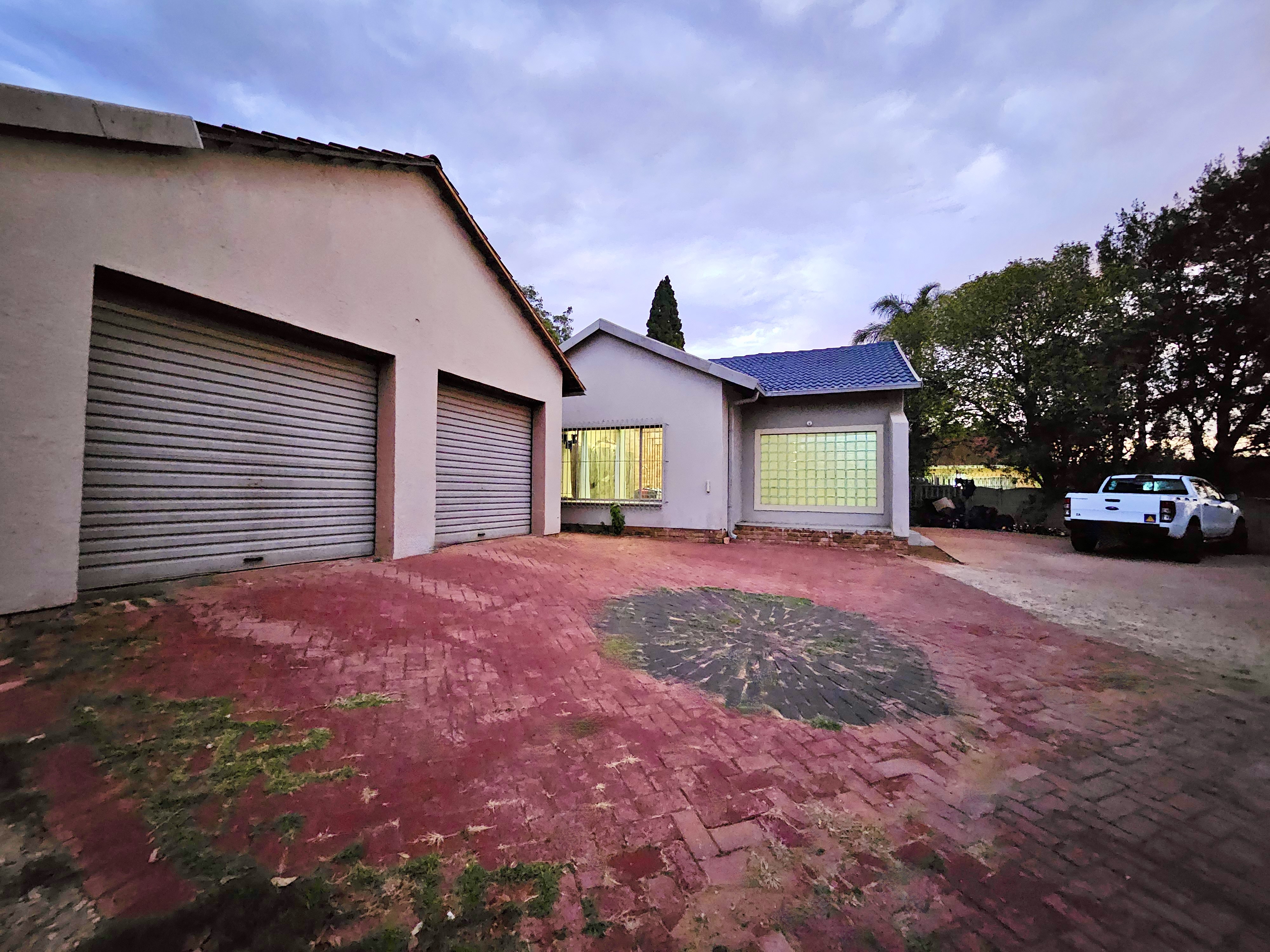 To Let 6 Bedroom Property for Rent in Norkem Park Gauteng