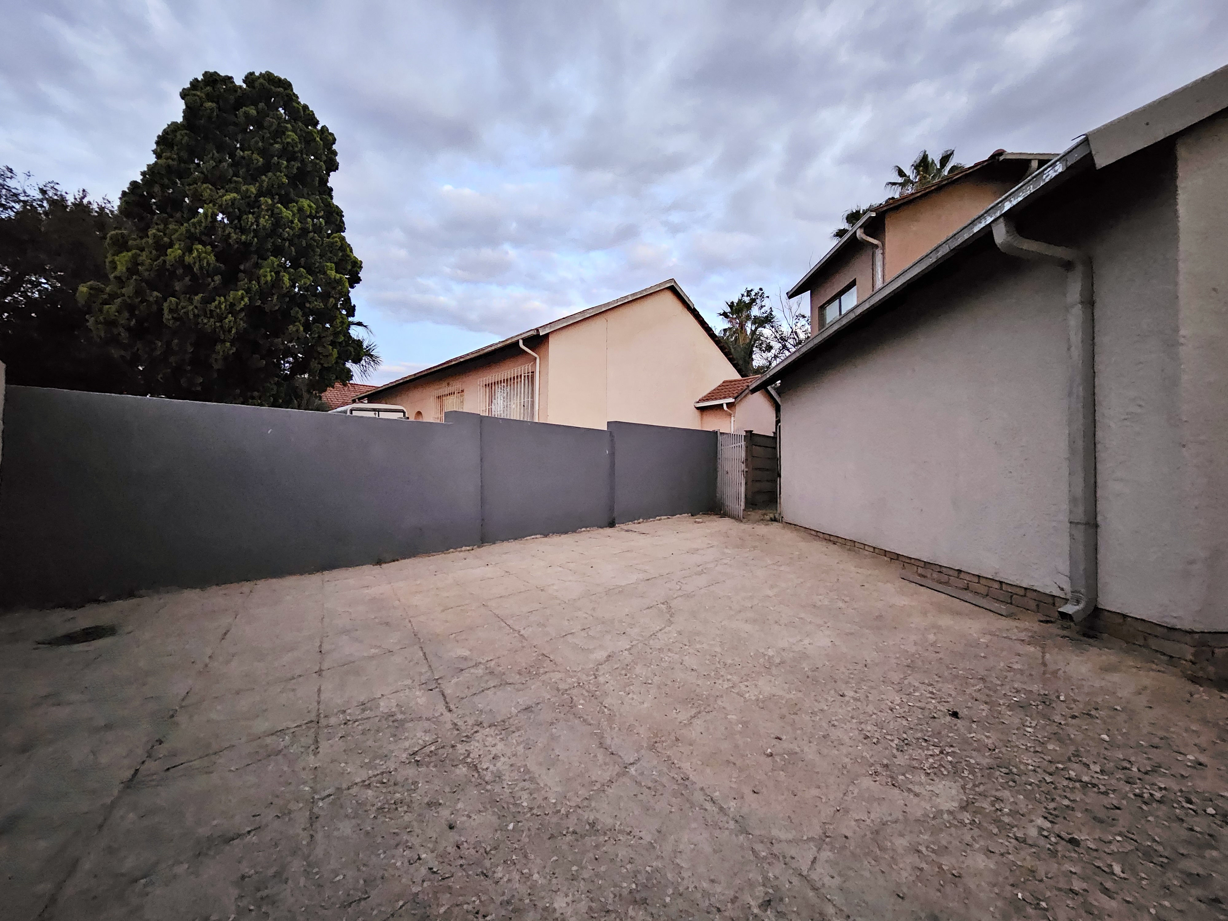 To Let 6 Bedroom Property for Rent in Norkem Park Gauteng