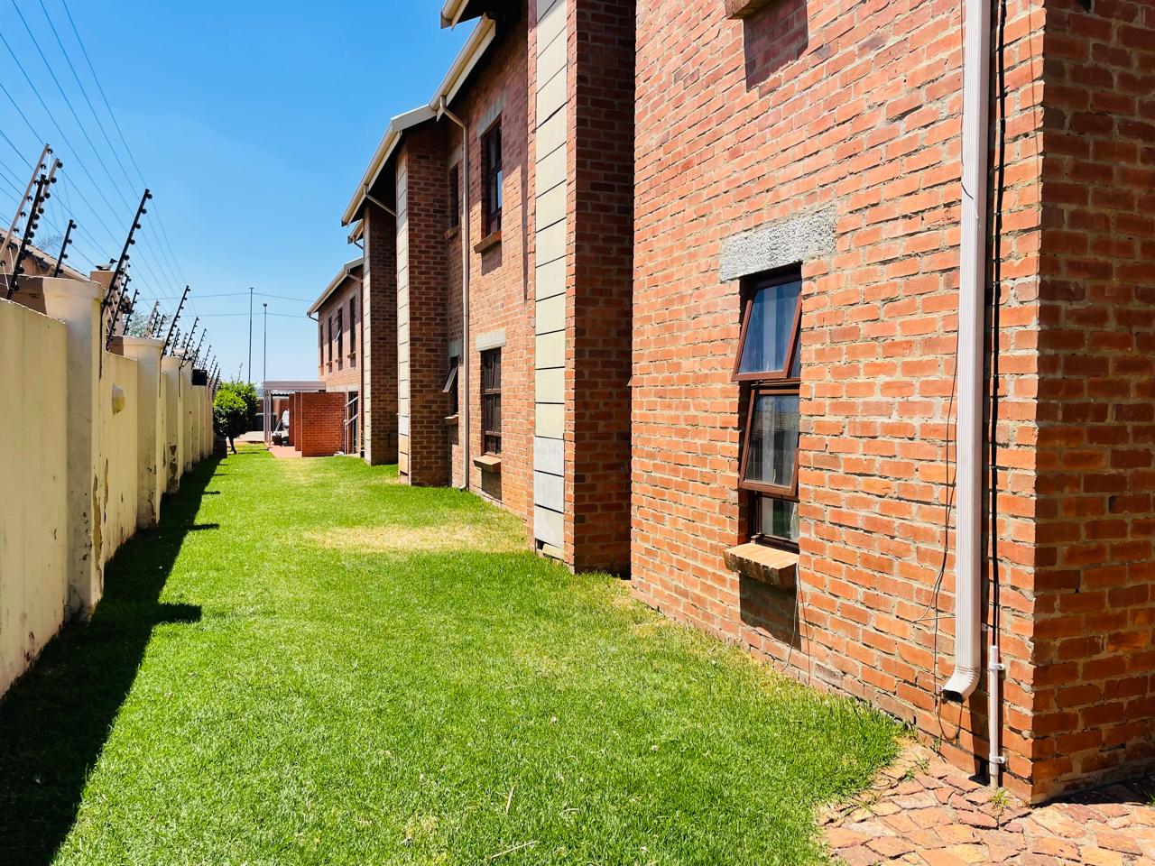 2 Bedroom Property for Sale in Amorosa Gauteng