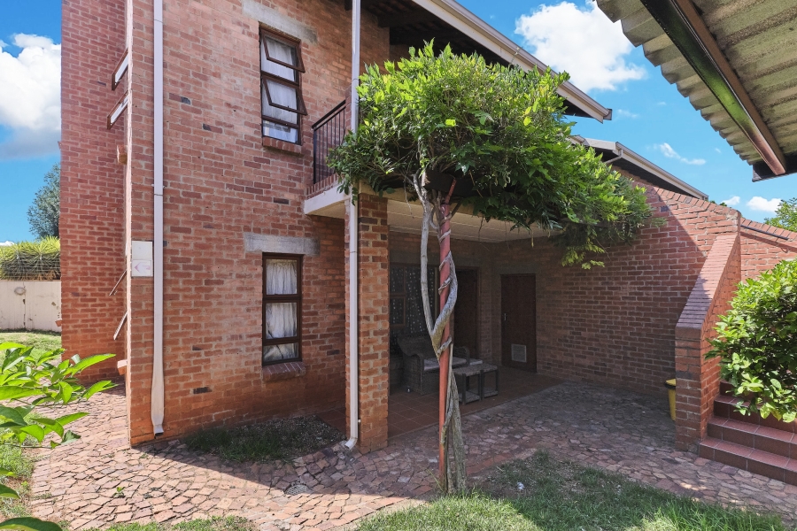 2 Bedroom Property for Sale in Amorosa Gauteng