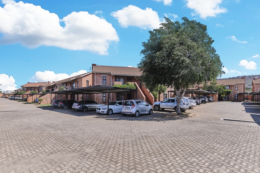 2 Bedroom Property for Sale in Amorosa Gauteng