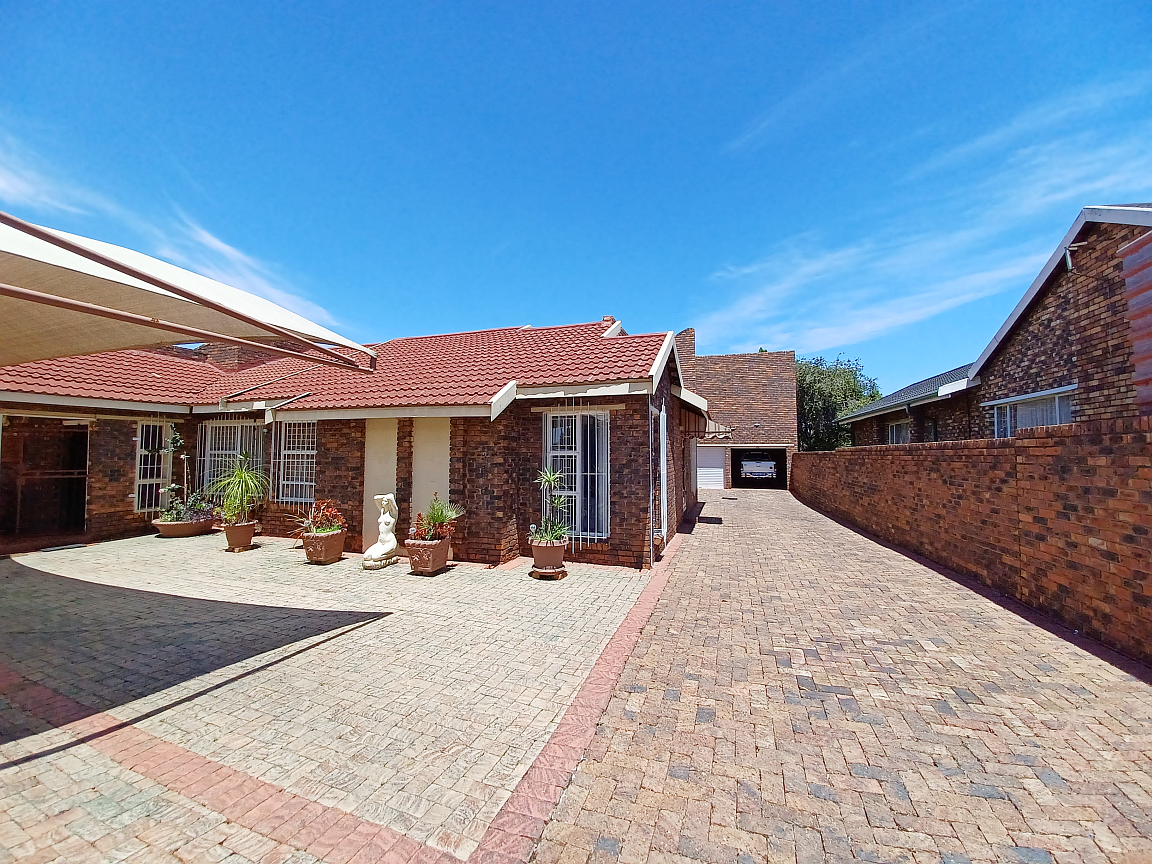 3 Bedroom Property for Sale in Vanderbijlpark SE 4 Gauteng