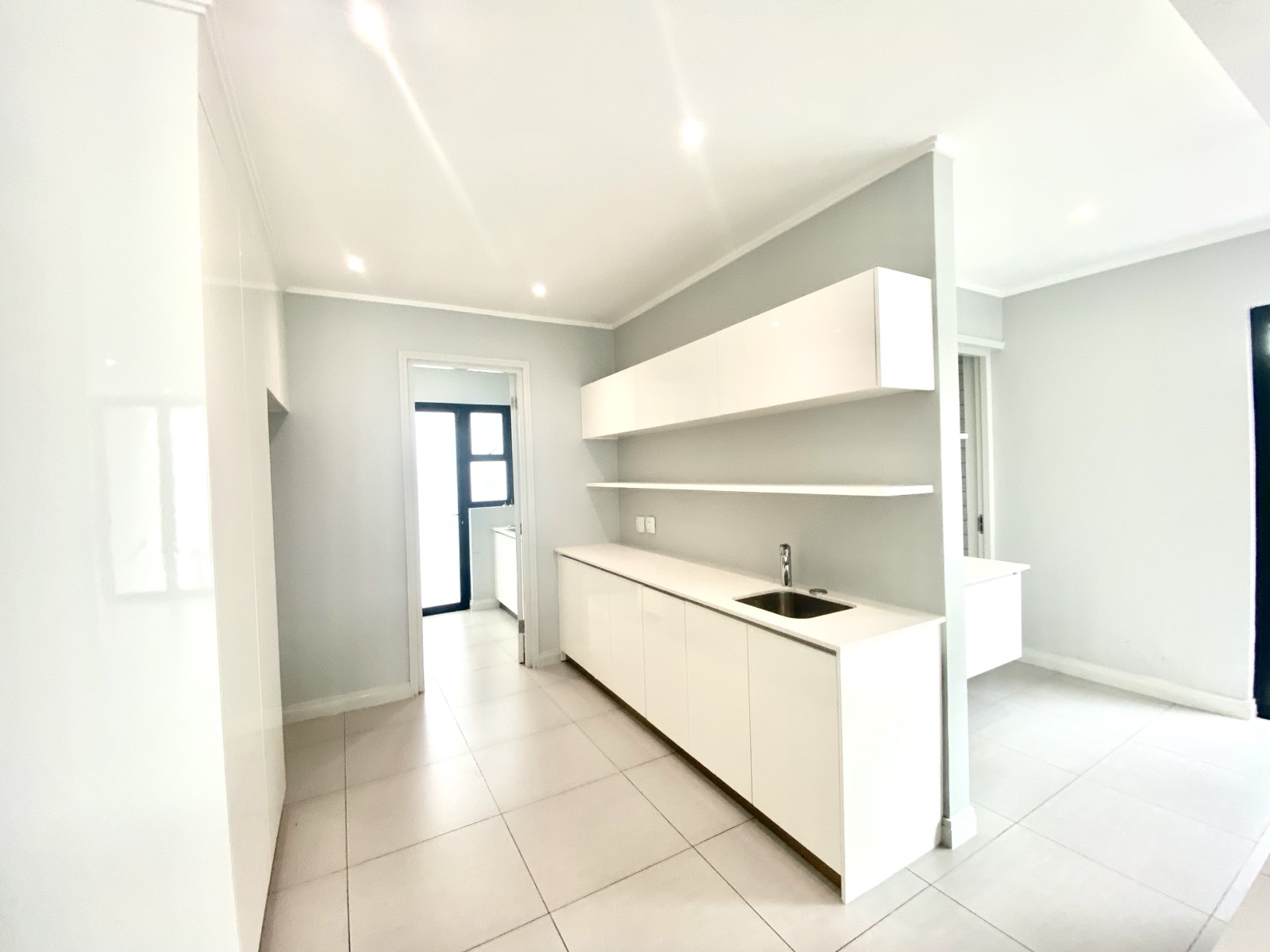 To Let 4 Bedroom Property for Rent in Sandown Gauteng